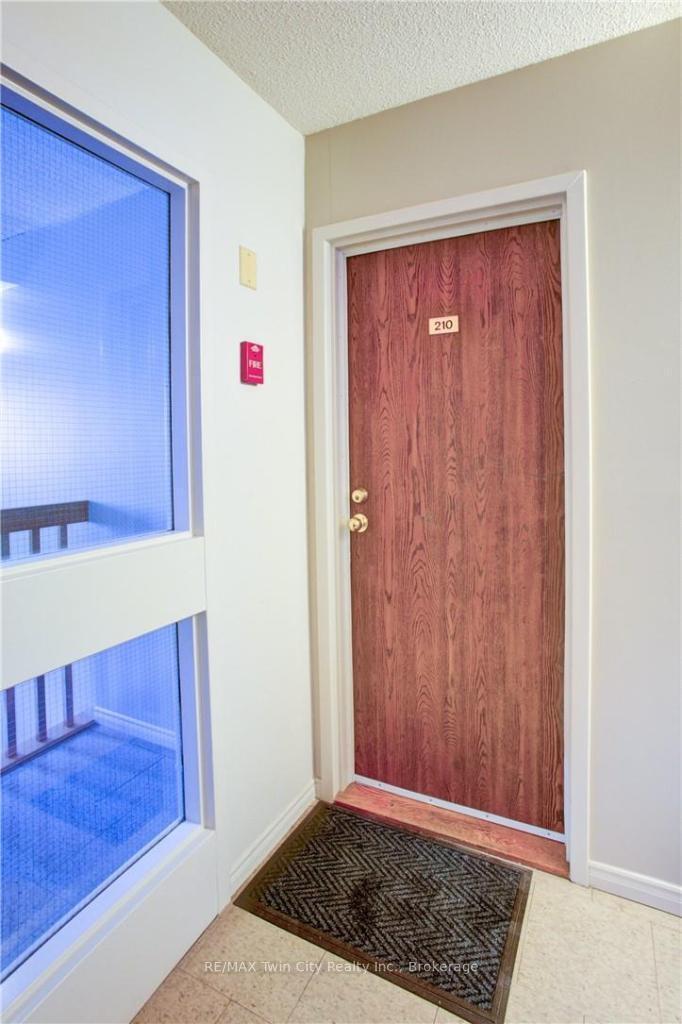 Photo 6 of Unit 210, 266 Overlea Drive, Kitchener — HOMEH