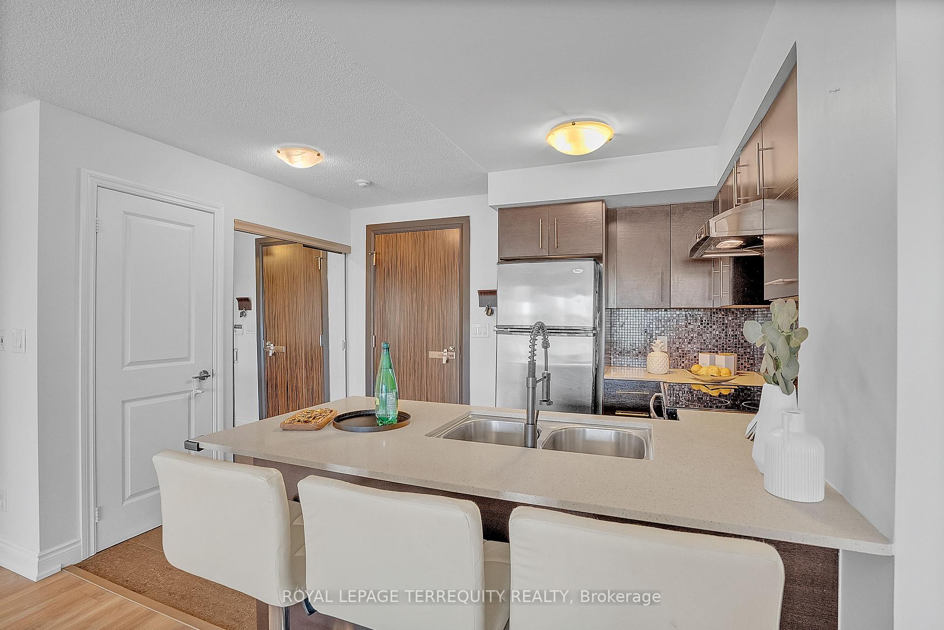 Photo 8 of Unit 210, 273 South Park Road, Markham, Commerce Valley — HOMEH