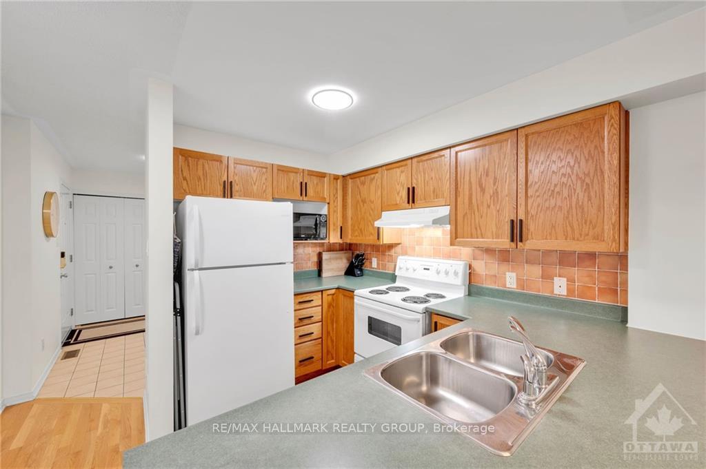 Photo 5 of 14 STRATHAVEN Private, Ottawa, Cyrville — HOMEH