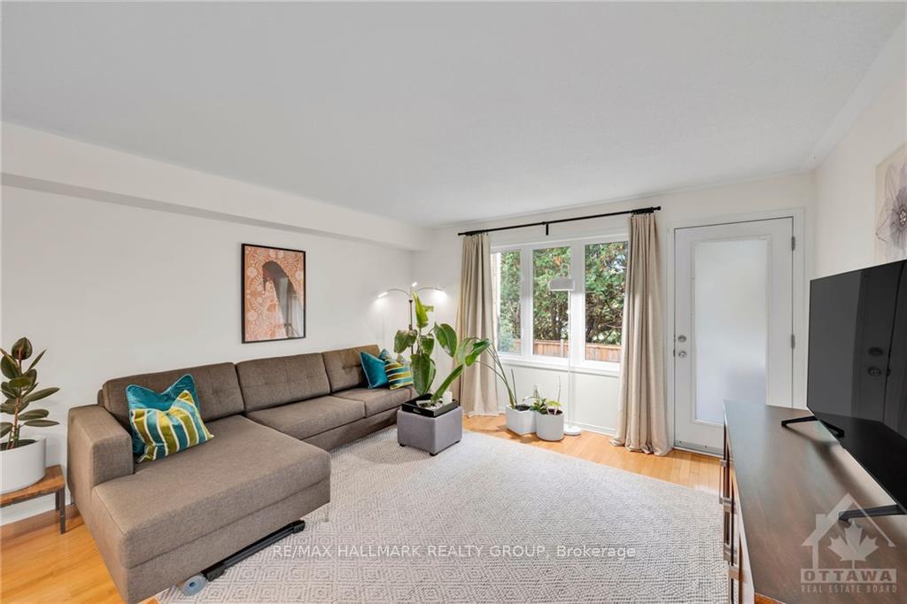 Photo 9 of 14 STRATHAVEN Private, Ottawa, Cyrville — HOMEH