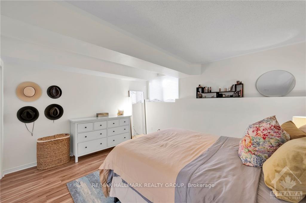 Photo 15 of 14 STRATHAVEN Private, Ottawa, Cyrville — HOMEH