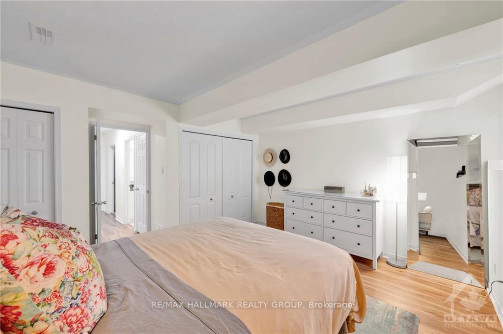Photo 16 of 14 STRATHAVEN Private, Ottawa, Cyrville — HOMEH