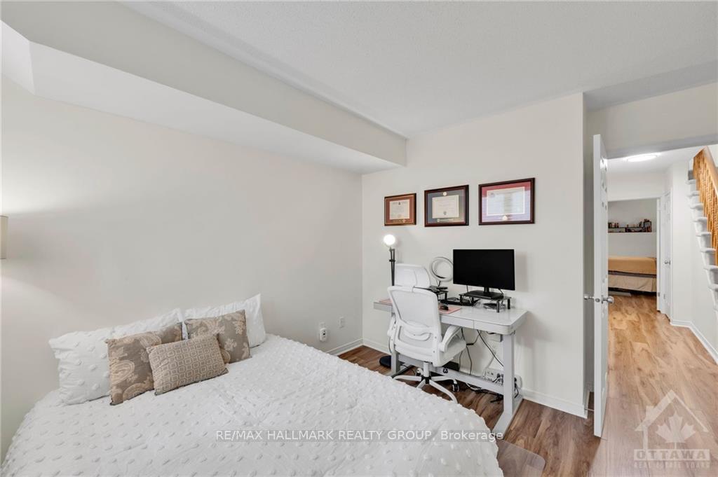 Photo 18 of 14 STRATHAVEN Private, Ottawa, Cyrville — HOMEH