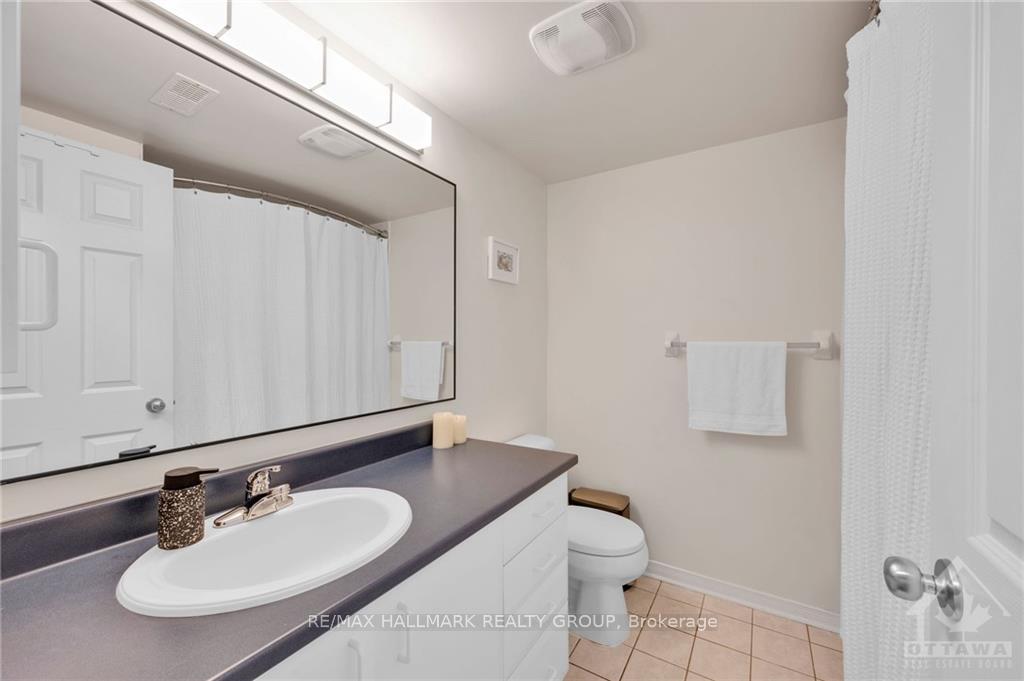 Photo 19 of 14 STRATHAVEN Private, Ottawa, Cyrville — HOMEH