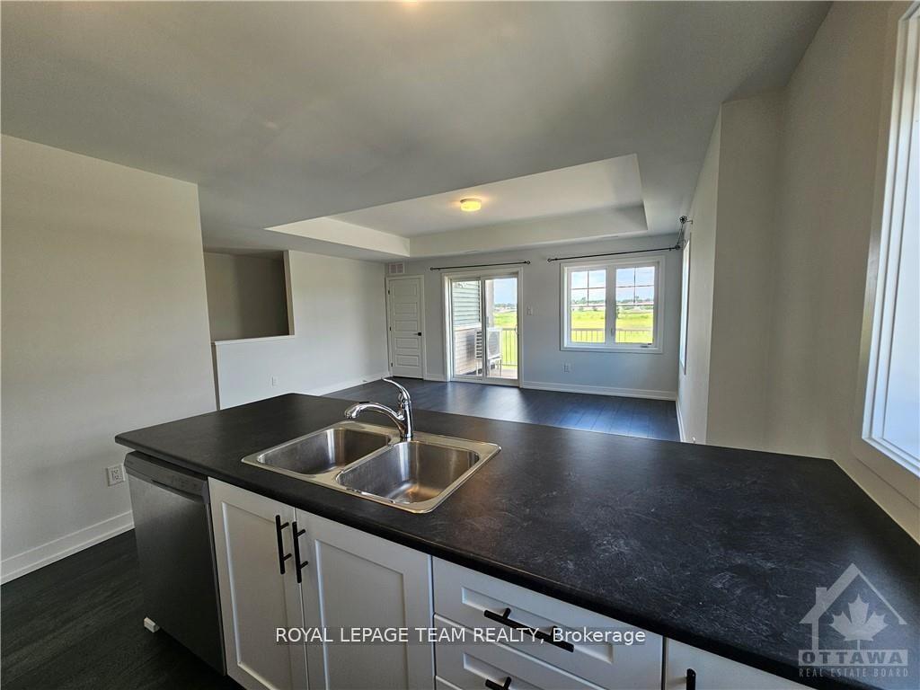 Photo 10 of Unit 81, 992 Chapman Mills Drive, Ottawa, Barrhaven - Heritage Park — HOMEH