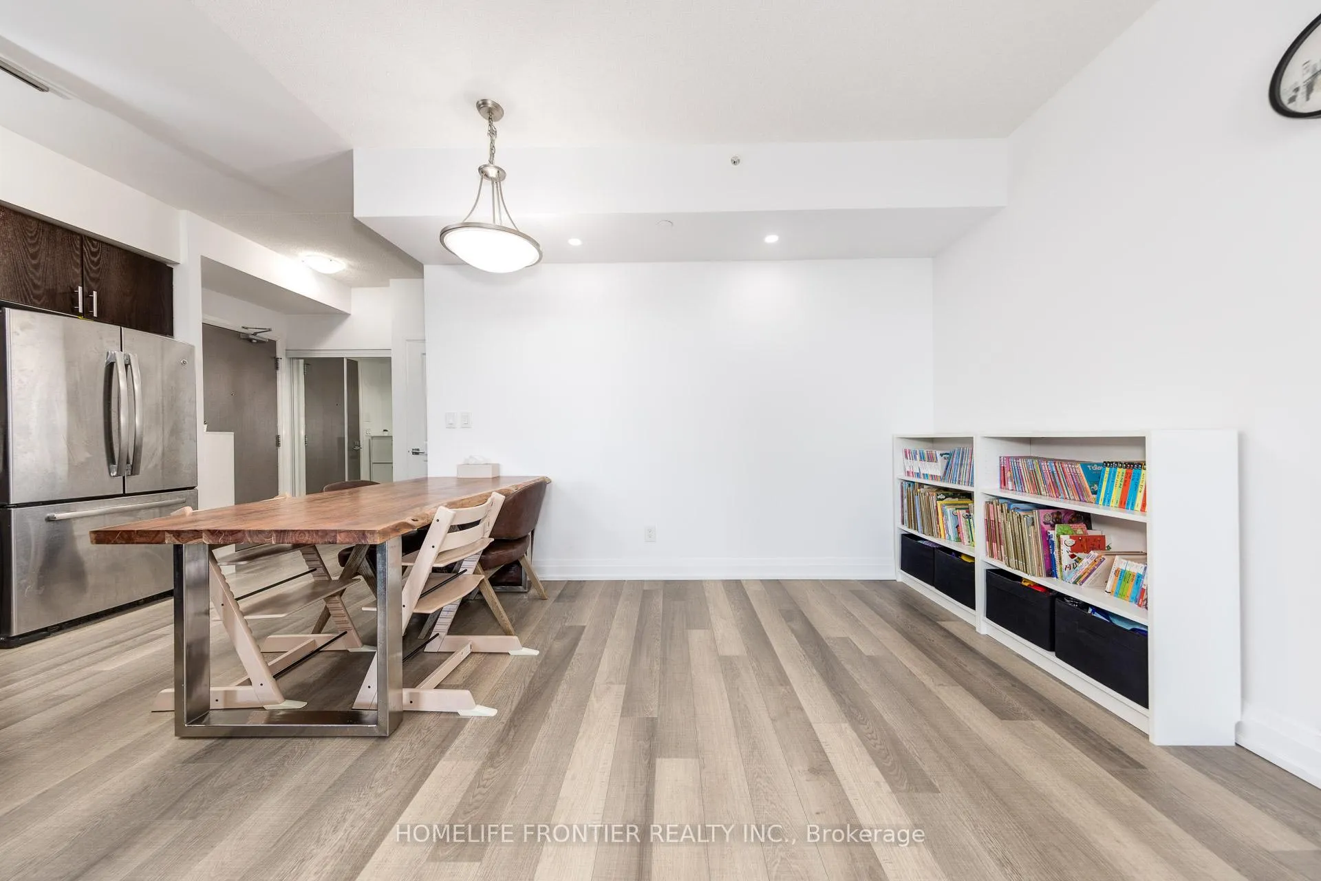 Photo 6 of Unit PH209, 7167 Yonge Street, Markham, Grandview — HOMEH