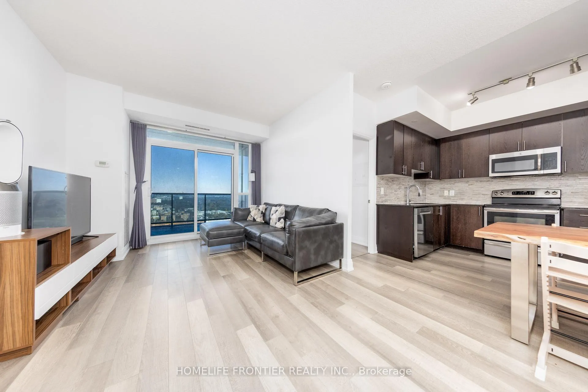 Photo 8 of Unit PH209, 7167 Yonge Street, Markham, Grandview — HOMEH