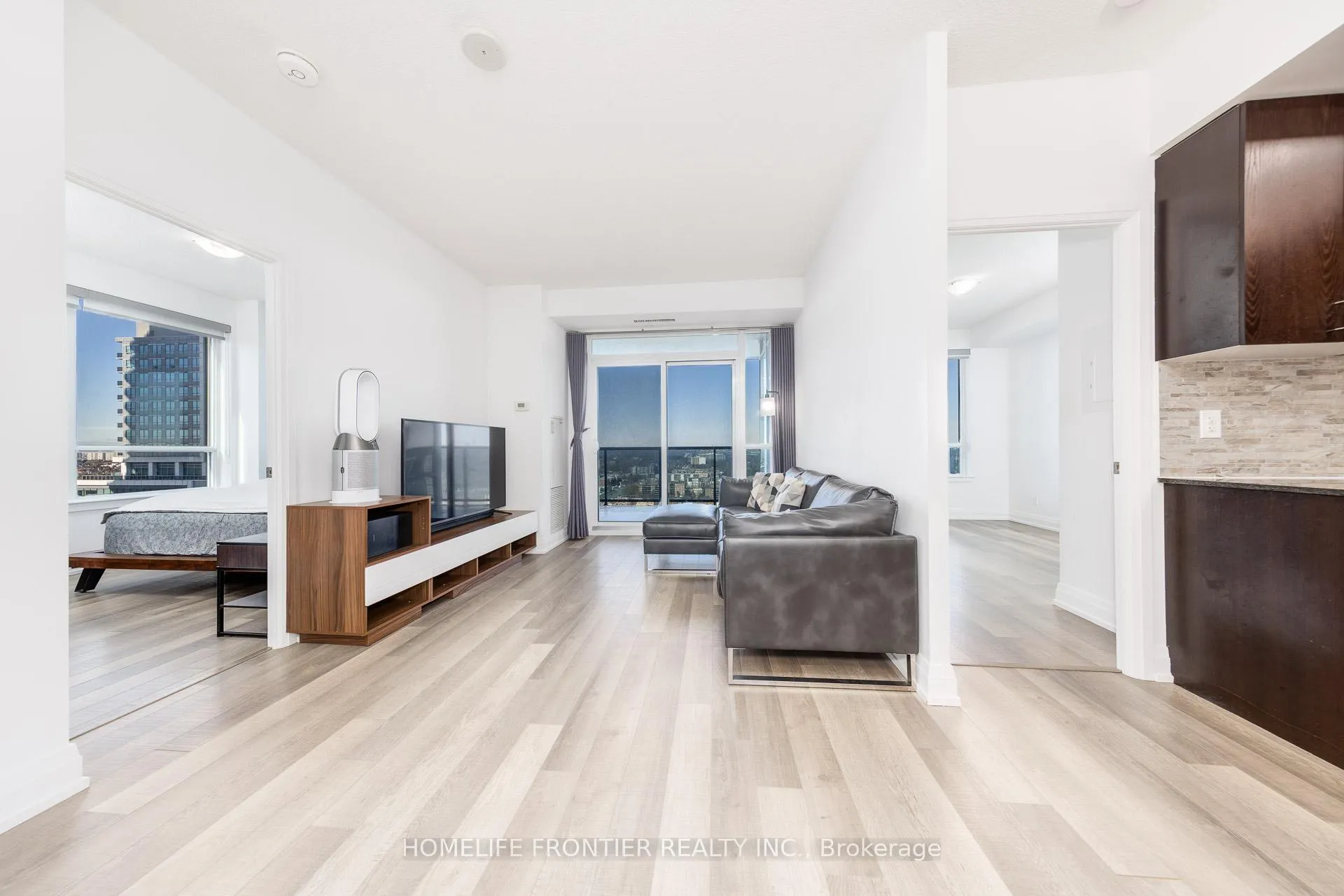 Photo 10 of Unit PH209, 7167 Yonge Street, Markham, Grandview — HOMEH