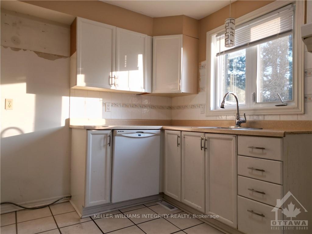 Photo 12 of 1664 Rodin Way, Ottawa, Chateauneuf — HOMEH