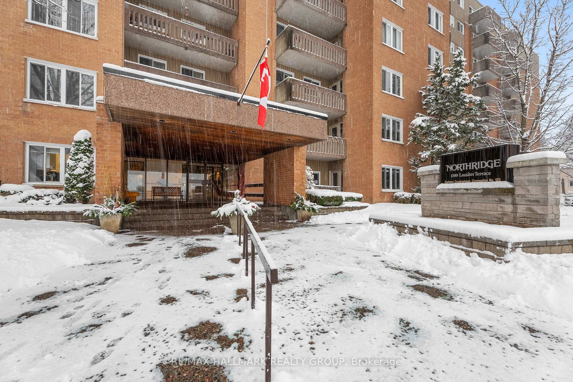 Photo 2 of Unit 303, 1599 Lassiter Terrace, Ottawa, Beaconwood — HOMEH