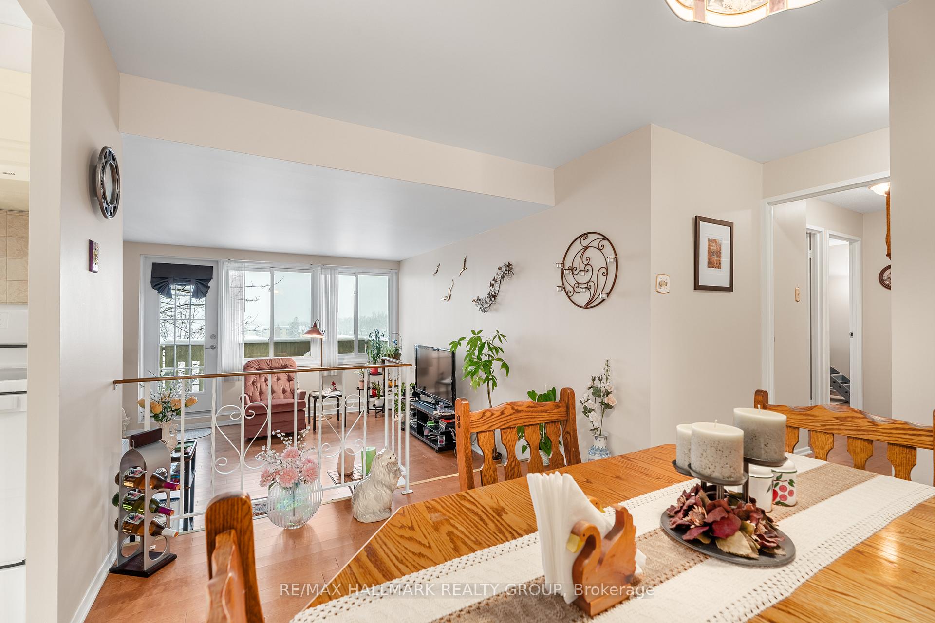 Photo 8 of Unit 303, 1599 Lassiter Terrace, Ottawa, Beaconwood — HOMEH