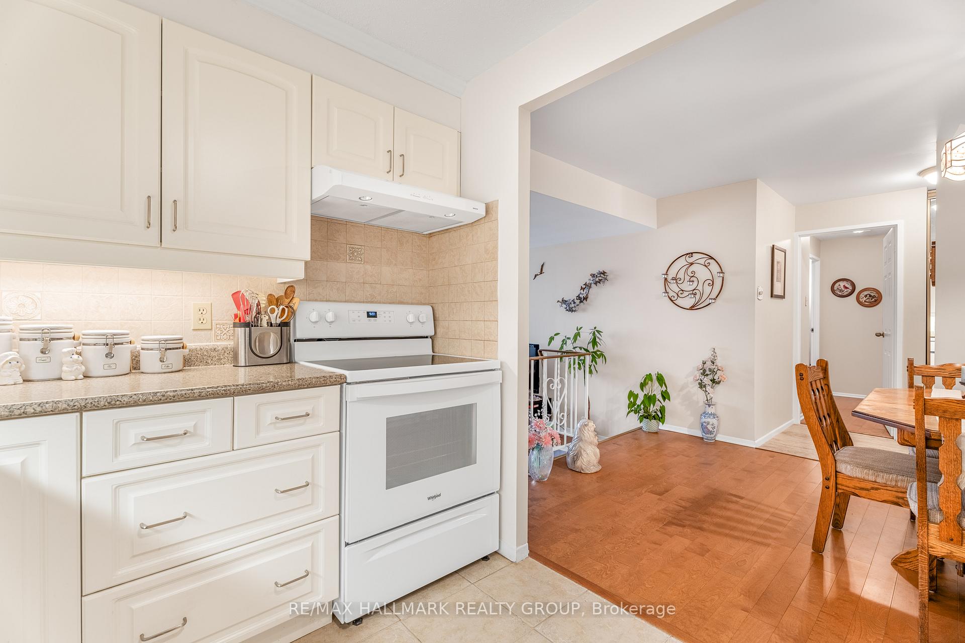 Photo 13 of Unit 303, 1599 Lassiter Terrace, Ottawa, Beaconwood — HOMEH