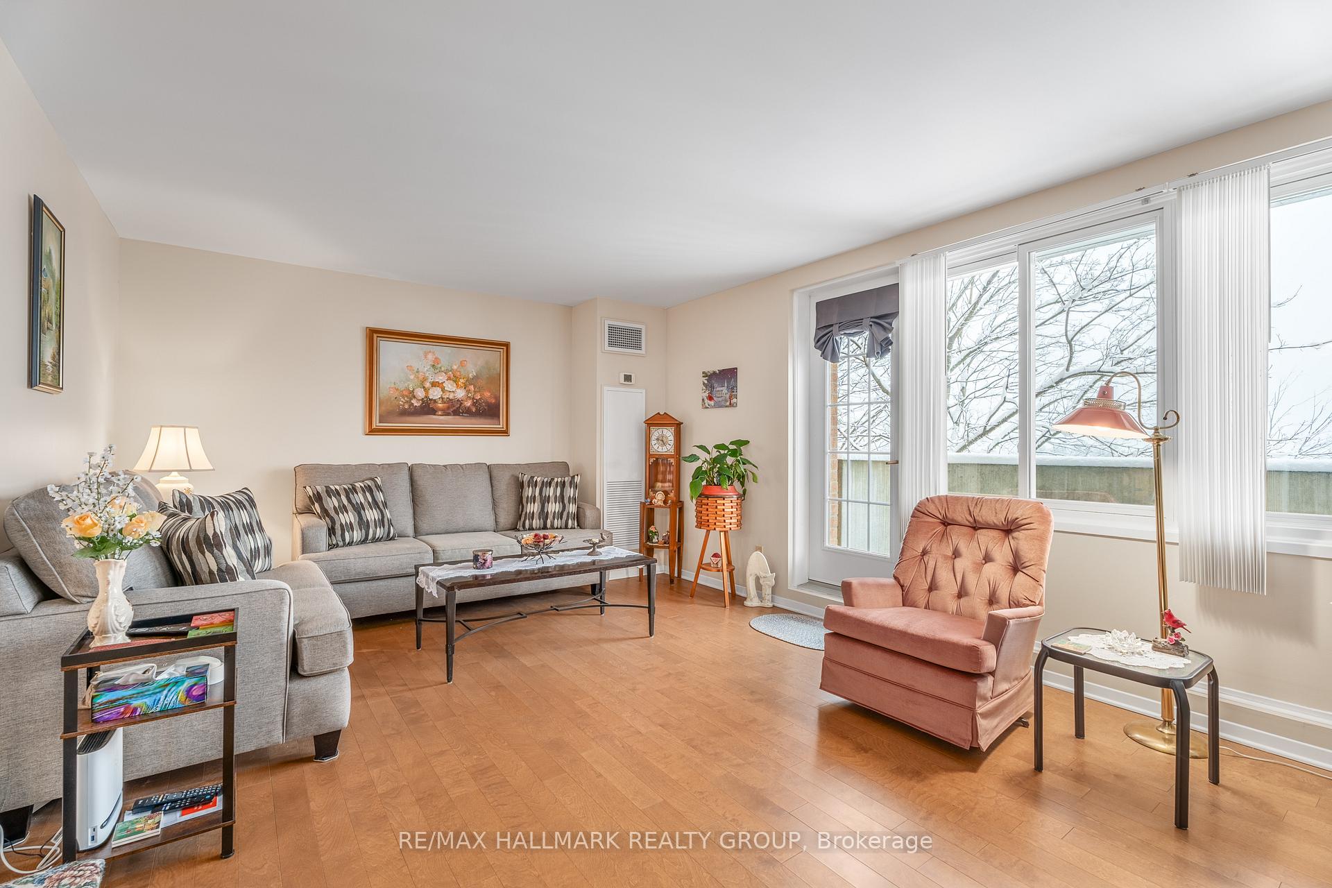 Photo 15 of Unit 303, 1599 Lassiter Terrace, Ottawa, Beaconwood — HOMEH