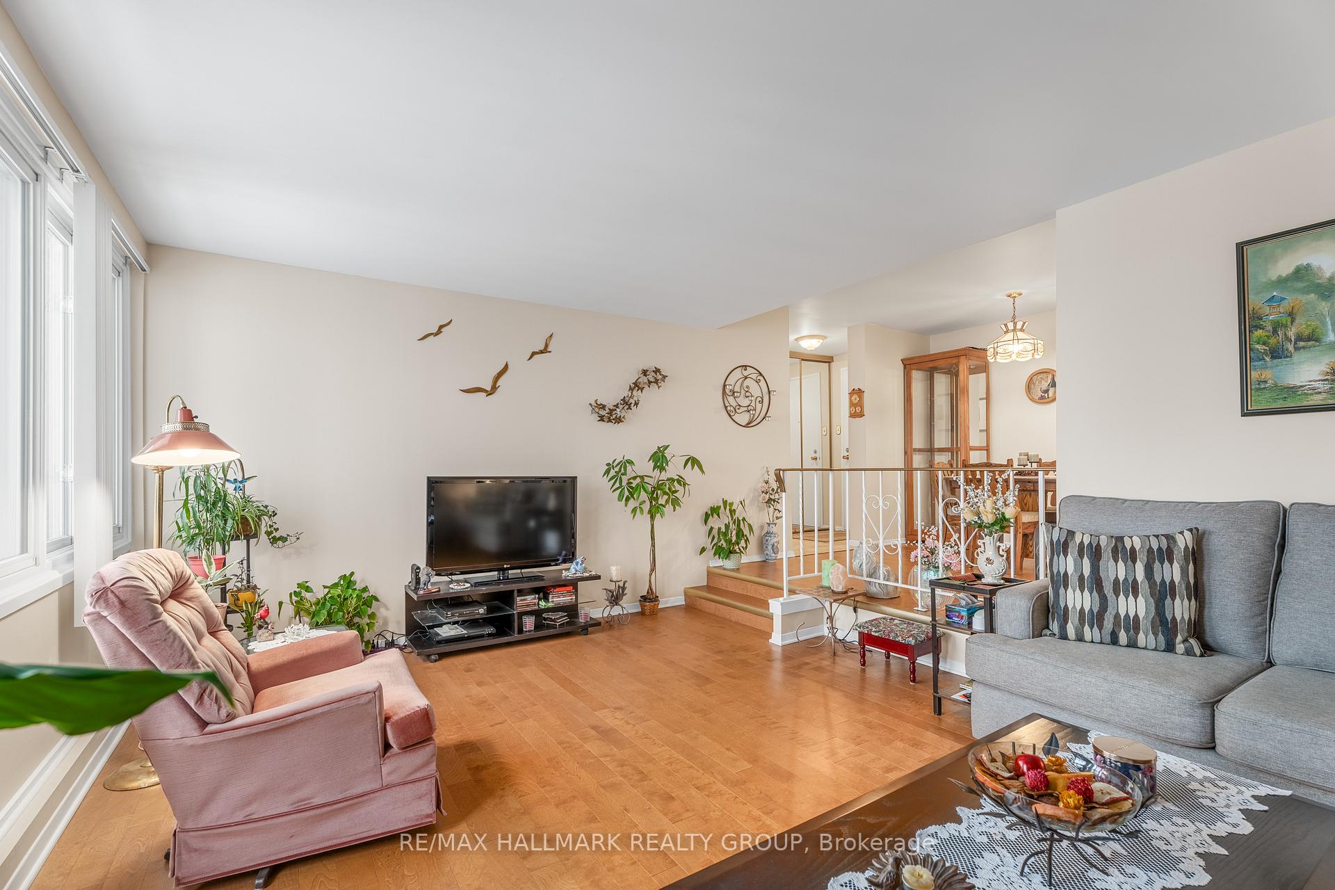 Photo 17 of Unit 303, 1599 Lassiter Terrace, Ottawa, Beaconwood — HOMEH