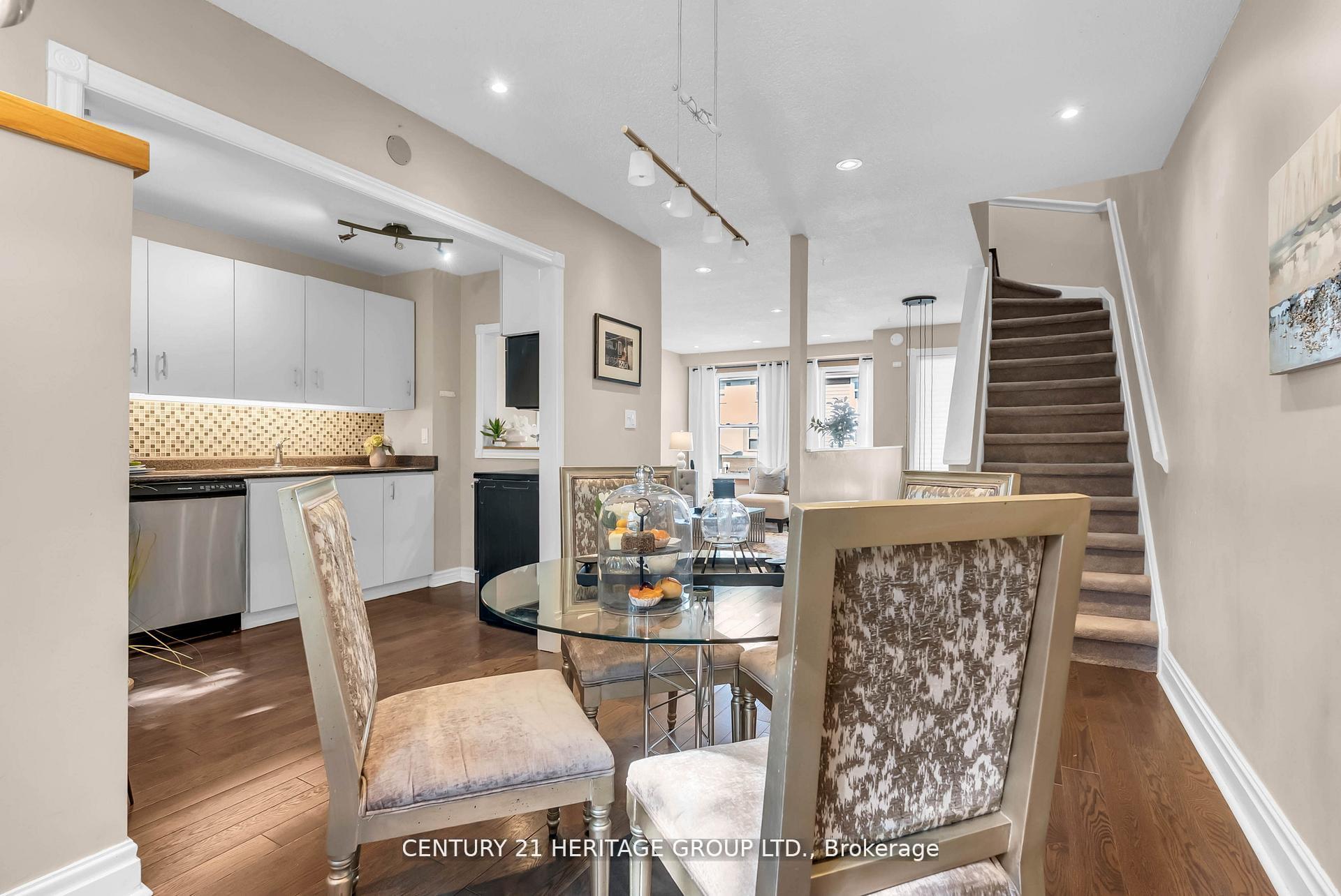 Photo 9 of 1944 John Street, Markham, Bayview Fairway-Bayview Country Club Estates — HOMEH