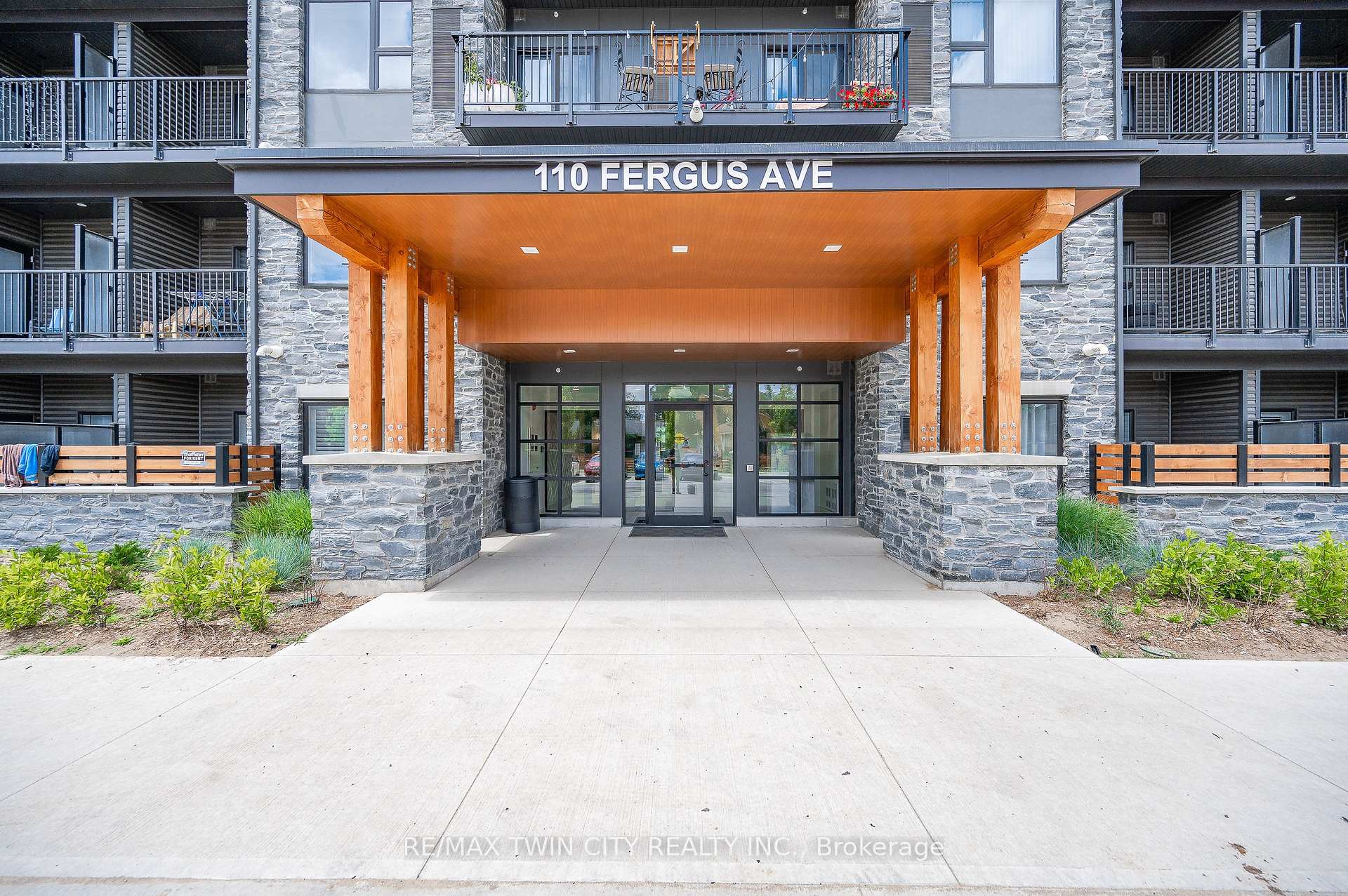 Photo 4 of Unit 110, 110 Fergus Avenue, Kitchener, Stanley Park — HOMEH
