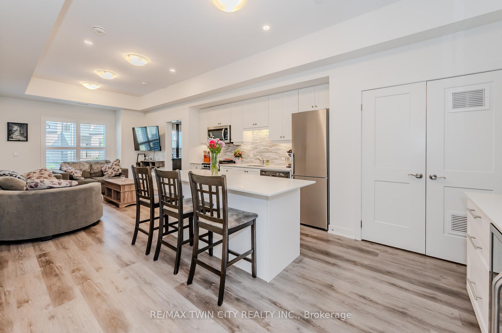 Photo 7 of Unit 110, 110 Fergus Avenue, Kitchener, Stanley Park — HOMEH
