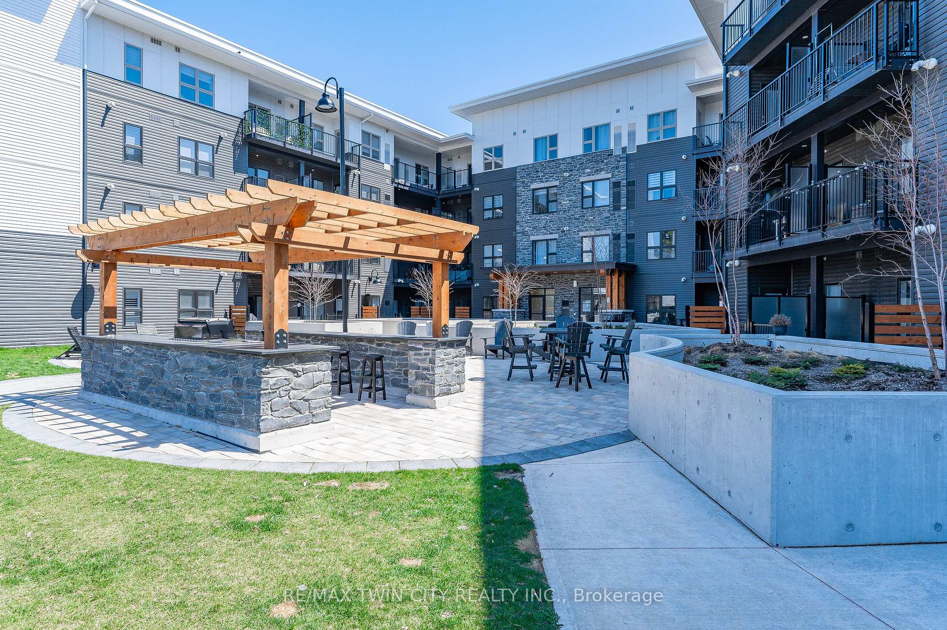 Photo 24 of Unit 110, 110 Fergus Avenue, Kitchener, Stanley Park — HOMEH