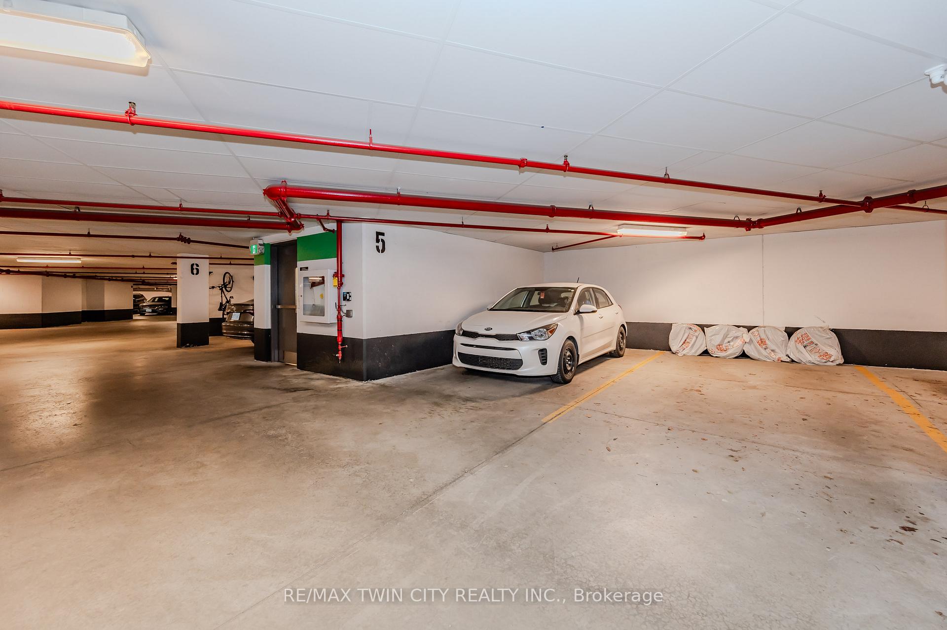Photo 34 of Unit 110, 110 Fergus Avenue, Kitchener, Stanley Park — HOMEH