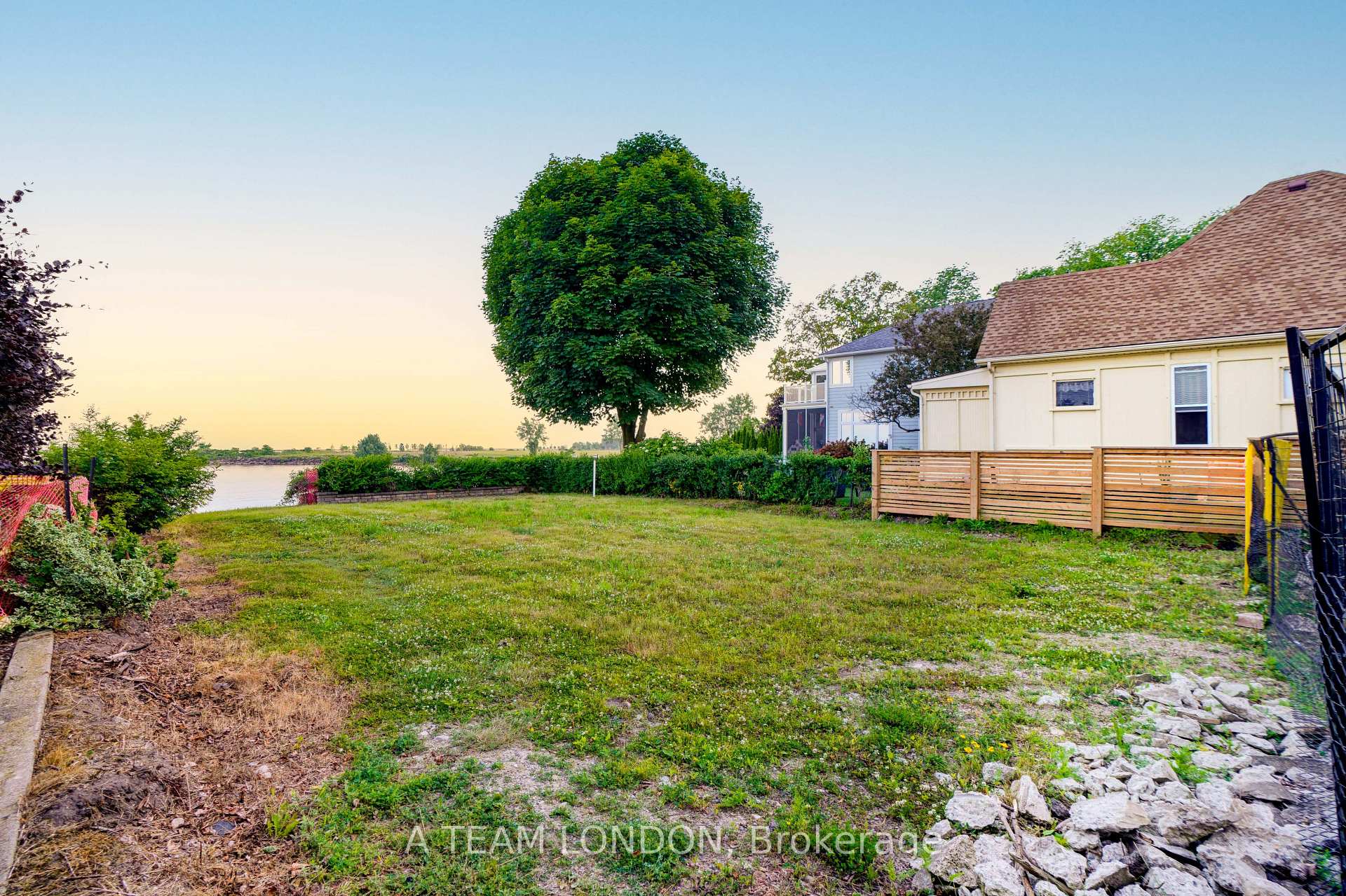 Photo 21 of 236 Edward Street, Central Elgin, Rural Central Elgin — HOMEH
