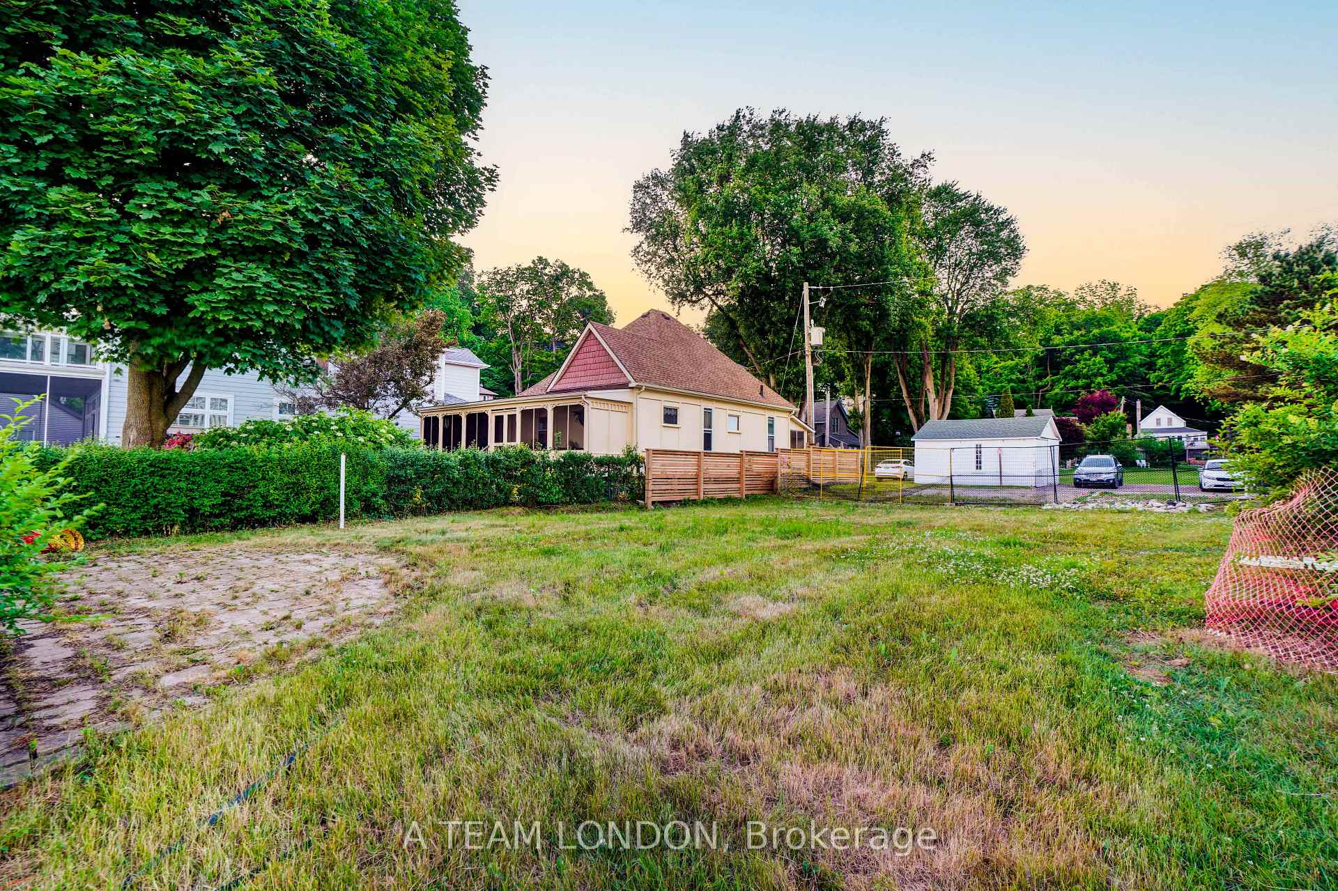 Photo 23 of 236 Edward Street, Central Elgin, Rural Central Elgin — HOMEH