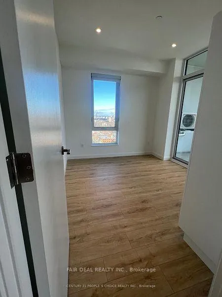 Photo 3 of Unit 1503, 741 King Street W, Kitchener — HOMEH