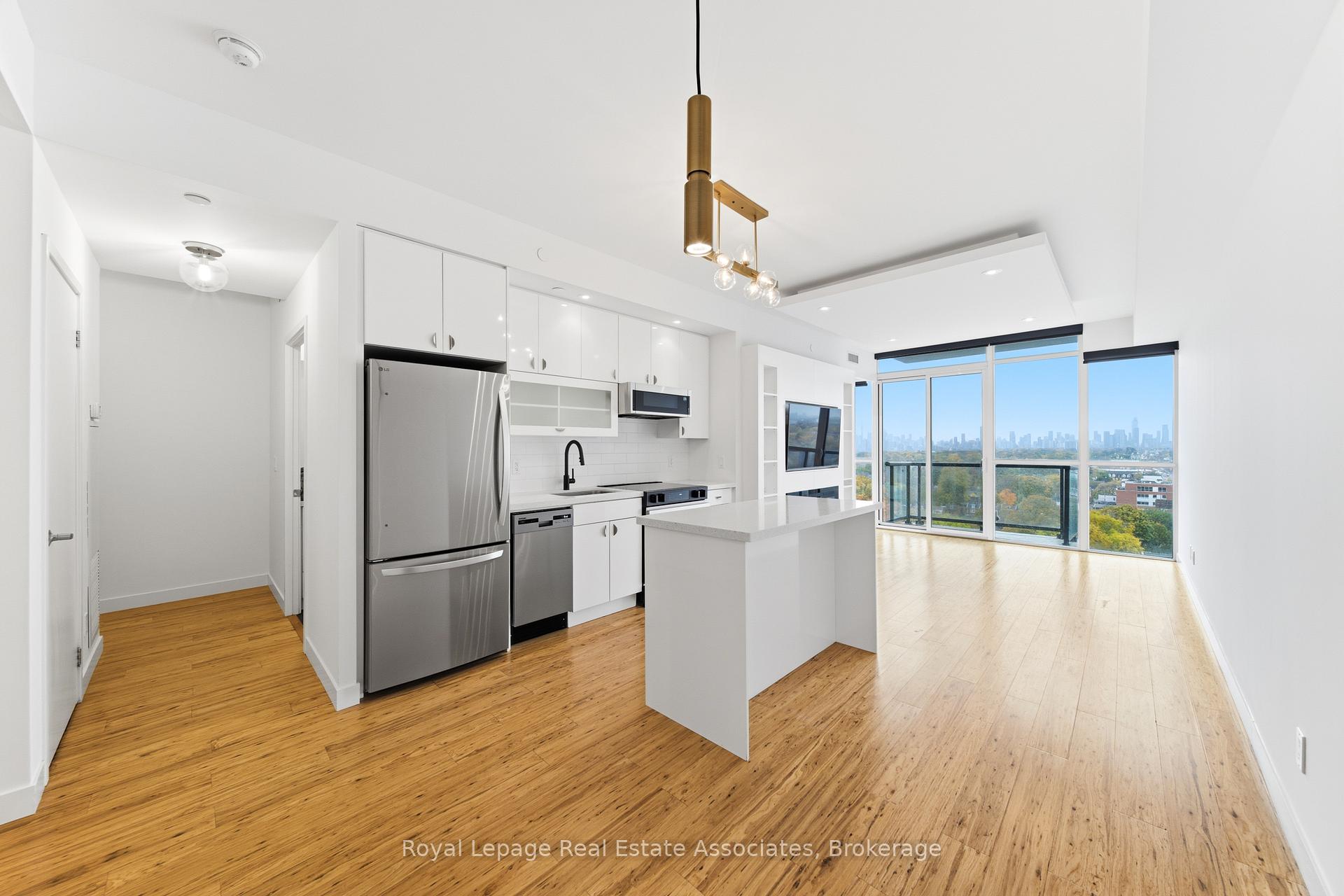 Photo 2 of Unit 915, 2055 Danforth Avenue, Toronto, Woodbine Corridor — HOMEH
