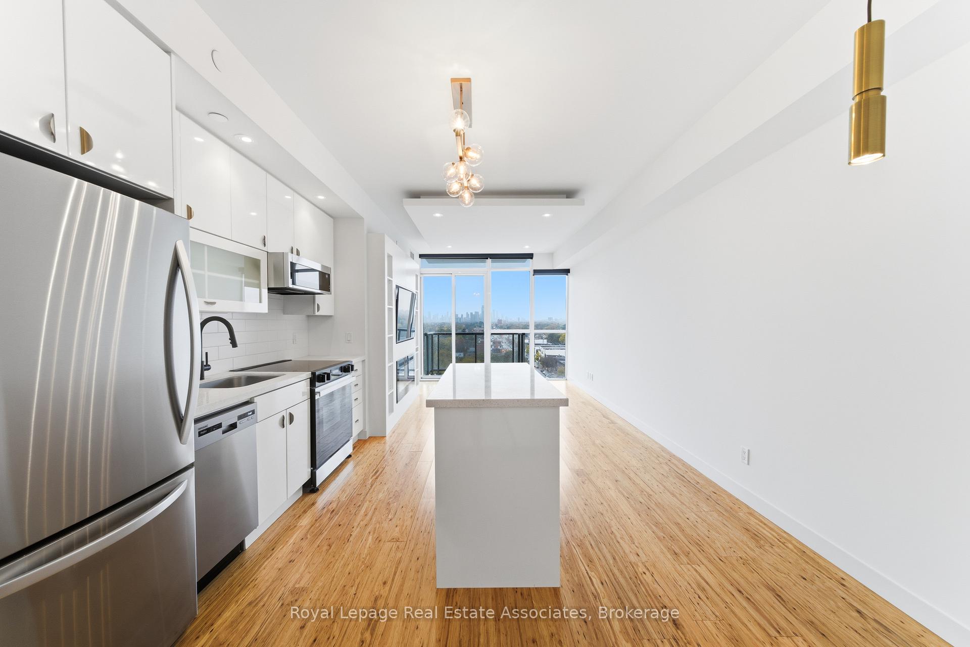 Photo 3 of Unit 915, 2055 Danforth Avenue, Toronto, Woodbine Corridor — HOMEH
