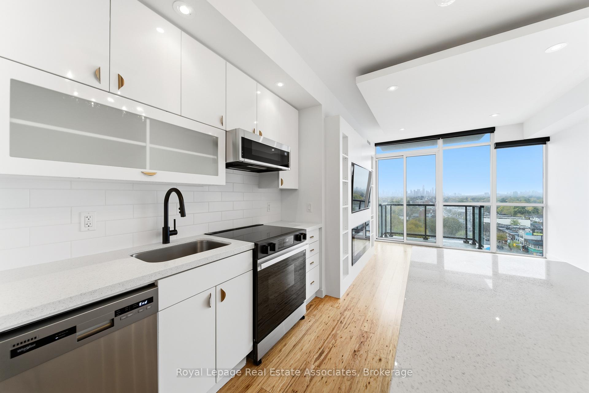Photo 4 of Unit 915, 2055 Danforth Avenue, Toronto, Woodbine Corridor — HOMEH