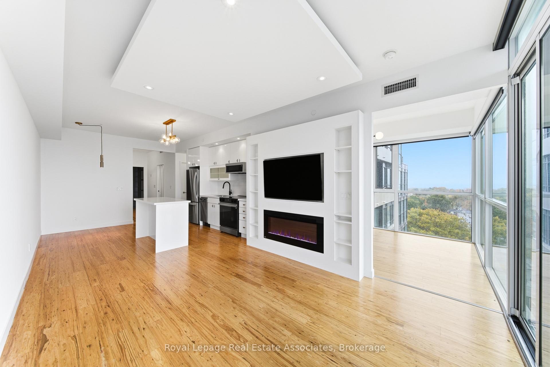 Photo 9 of Unit 915, 2055 Danforth Avenue, Toronto, Woodbine Corridor — HOMEH