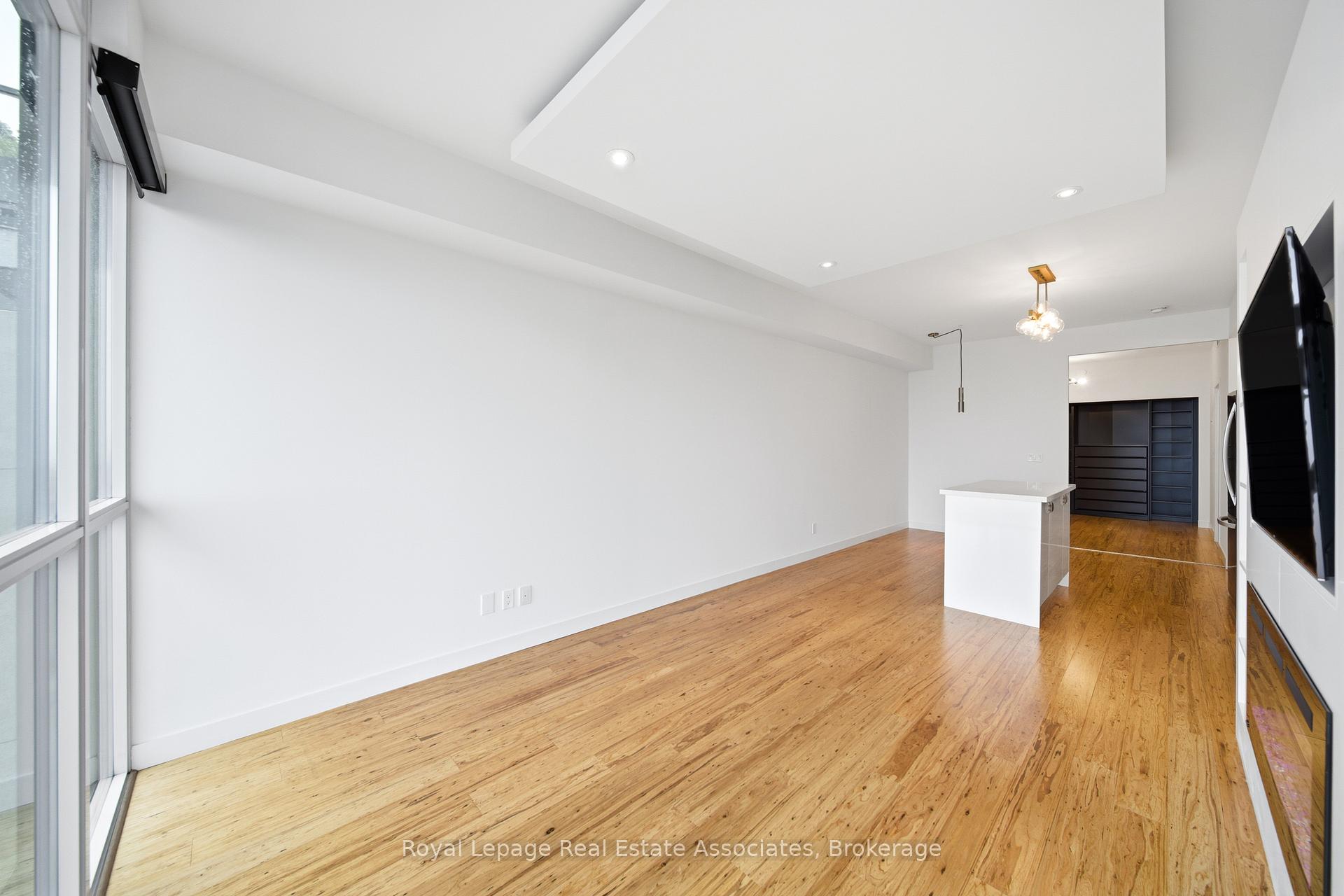 Photo 11 of Unit 915, 2055 Danforth Avenue, Toronto, Woodbine Corridor — HOMEH