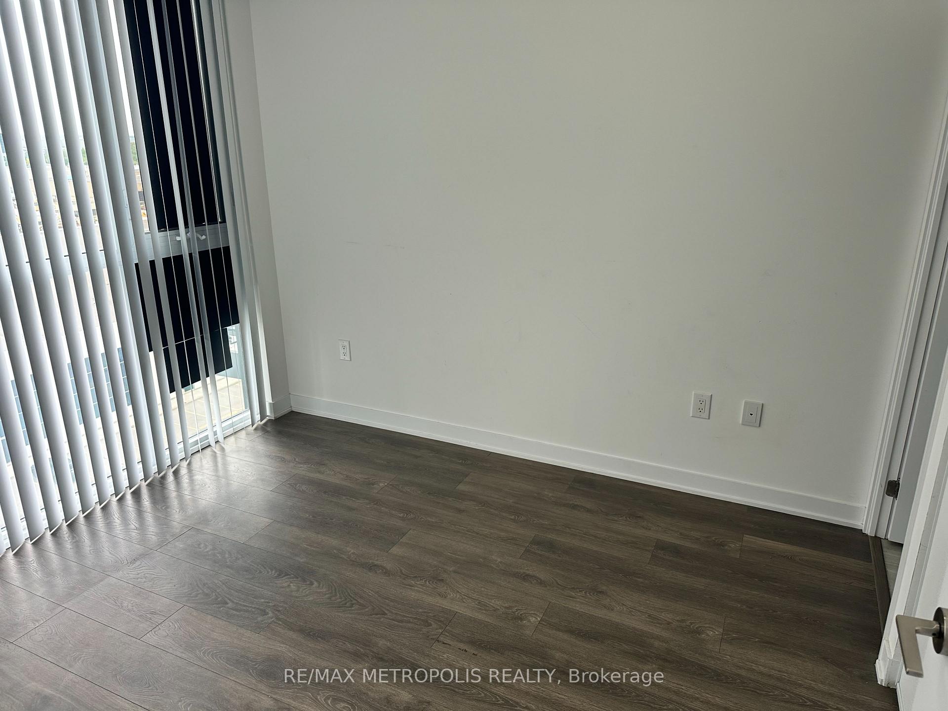 Photo 9 of Unit 921, 10 Honeycrisp Crescent, Vaughan, Vaughan Corporate Centre — HOMEH