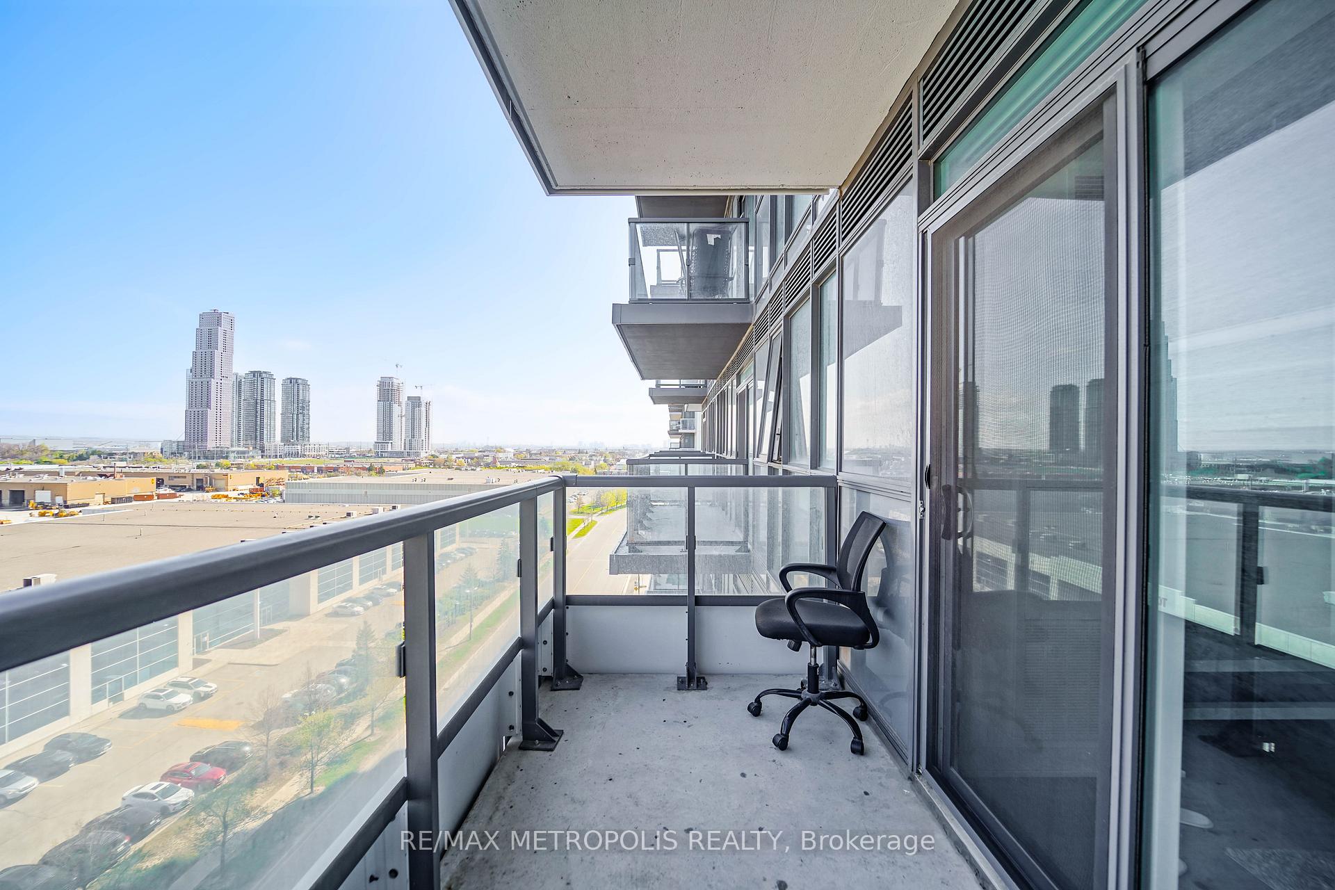 Photo 15 of Unit 921, 10 Honeycrisp Crescent, Vaughan, Vaughan Corporate Centre — HOMEH