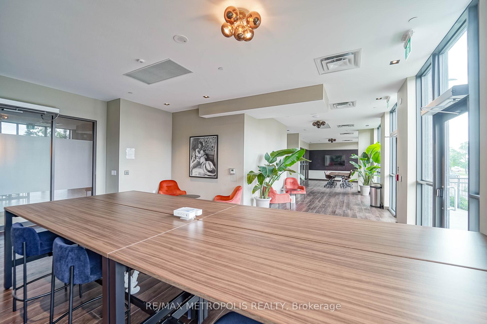 Photo 29 of Unit 921, 10 Honeycrisp Crescent, Vaughan, Vaughan Corporate Centre — HOMEH