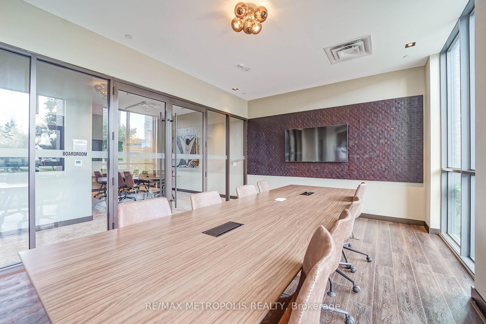 Photo 32 of Unit 921, 10 Honeycrisp Crescent, Vaughan, Vaughan Corporate Centre — HOMEH