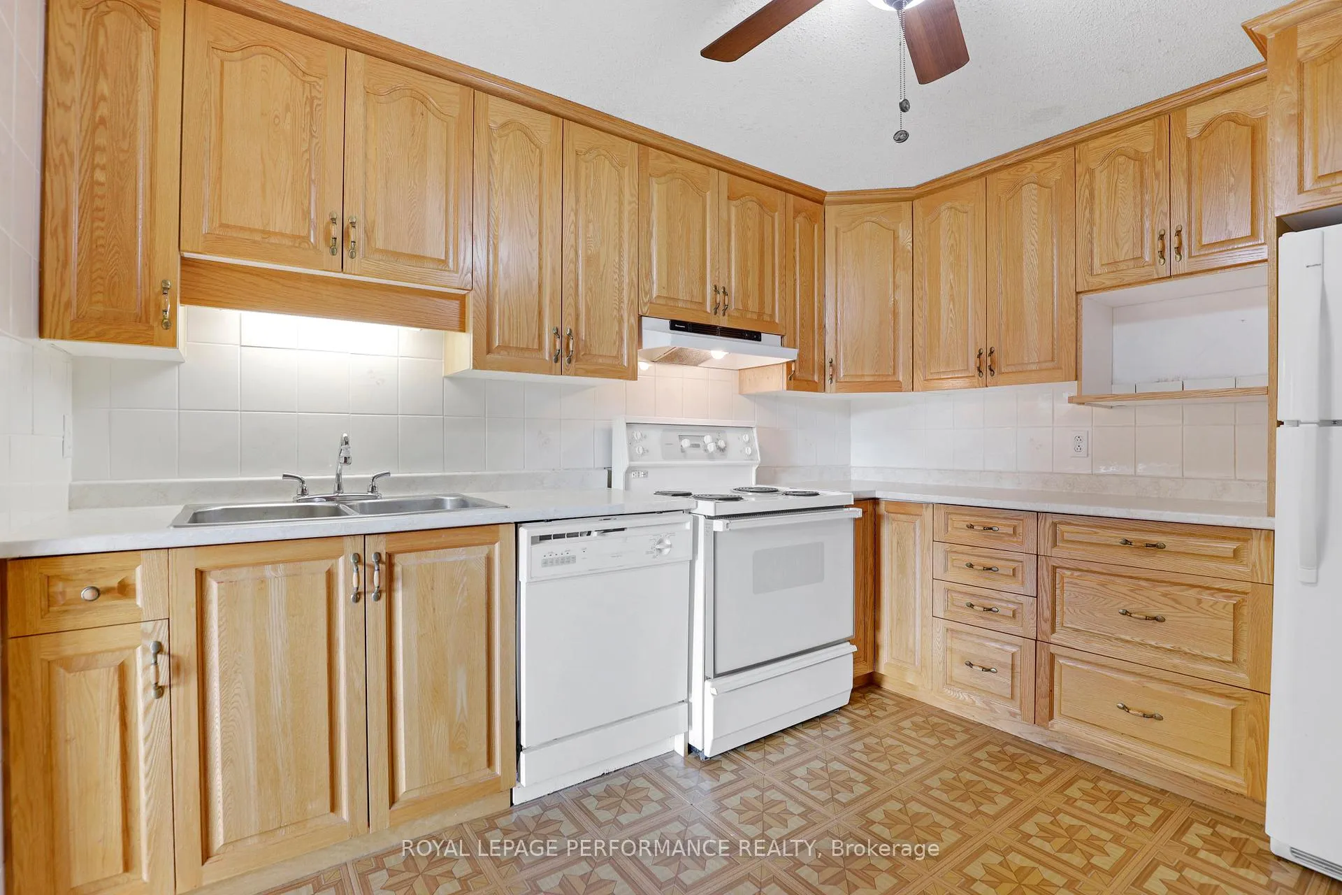 Photo 21 of Unit 113, 1465 Baseline Road, Ottawa, Copeland Park — HOMEH