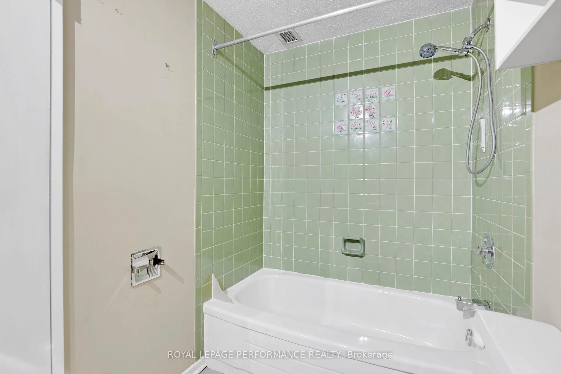 Photo 27 of Unit 113, 1465 Baseline Road, Ottawa, Copeland Park — HOMEH
