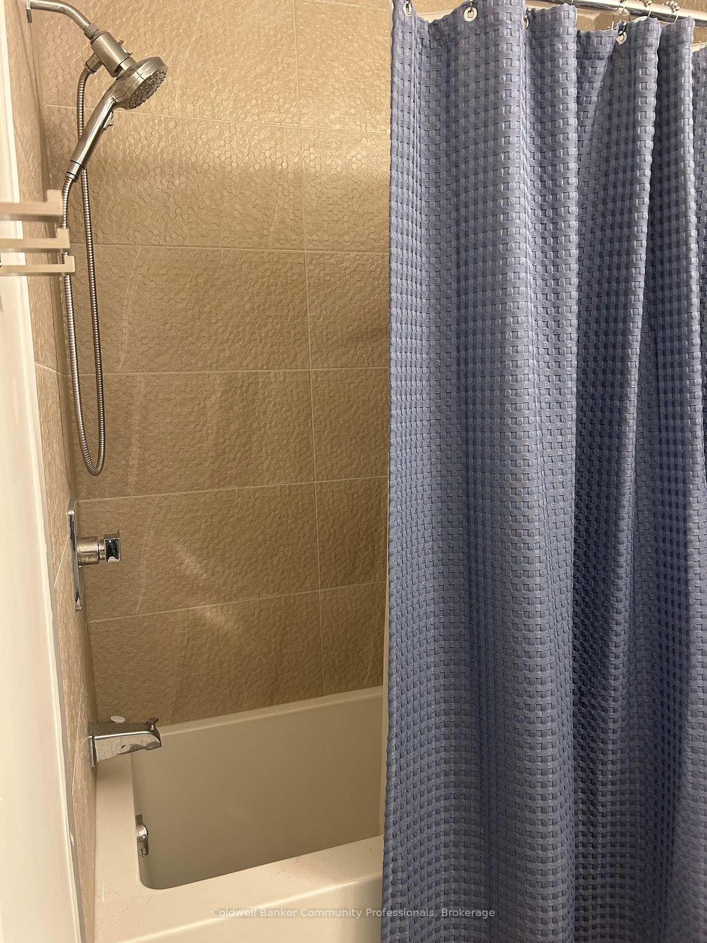 Photo 18 of Unit 306, 415 Main Street W, Hamilton, Kirkendall — HOMEH