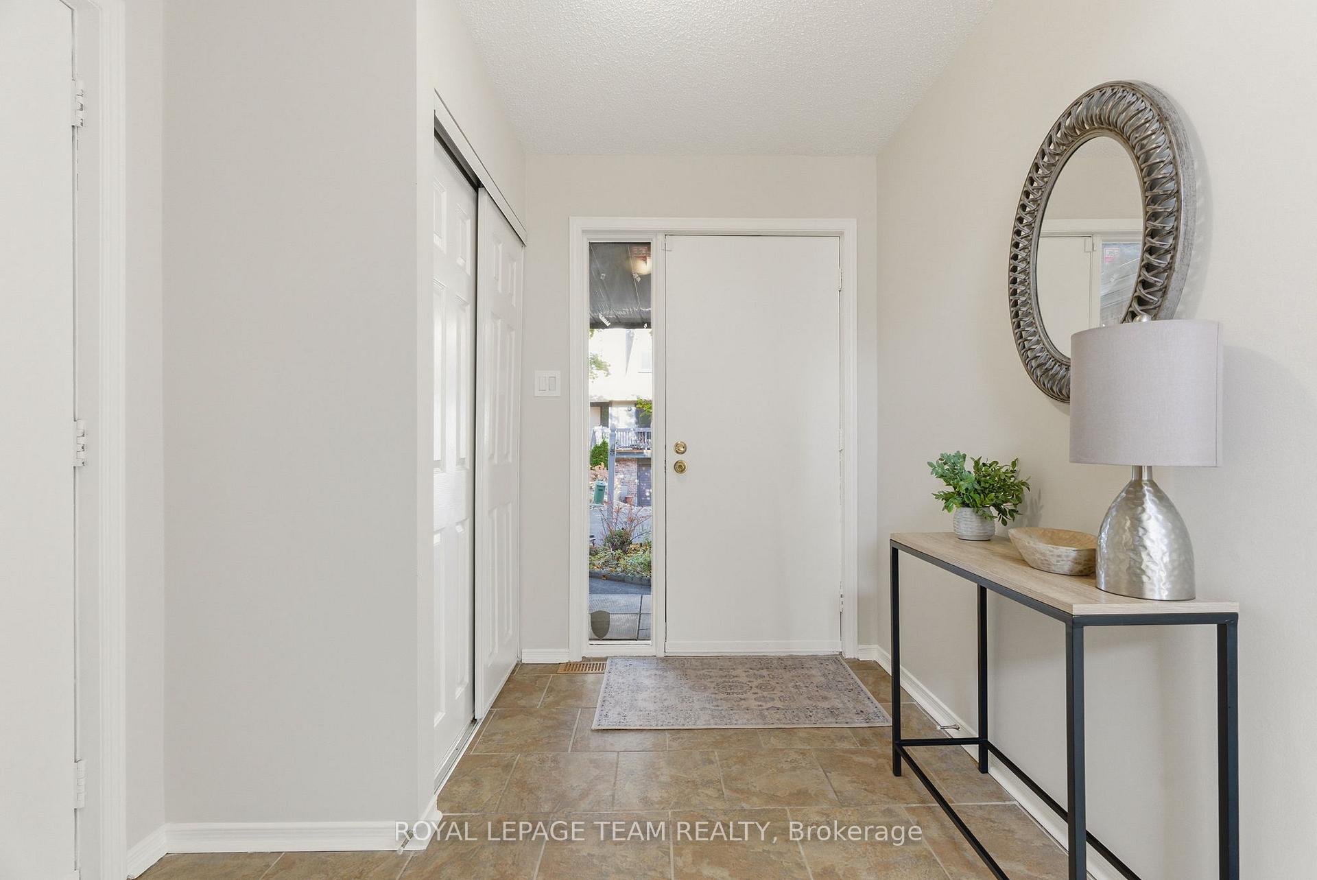 Photo 3 of 1404 Forge Street, Ottawa, Sawmill Creek/Timbermill — HOMEH