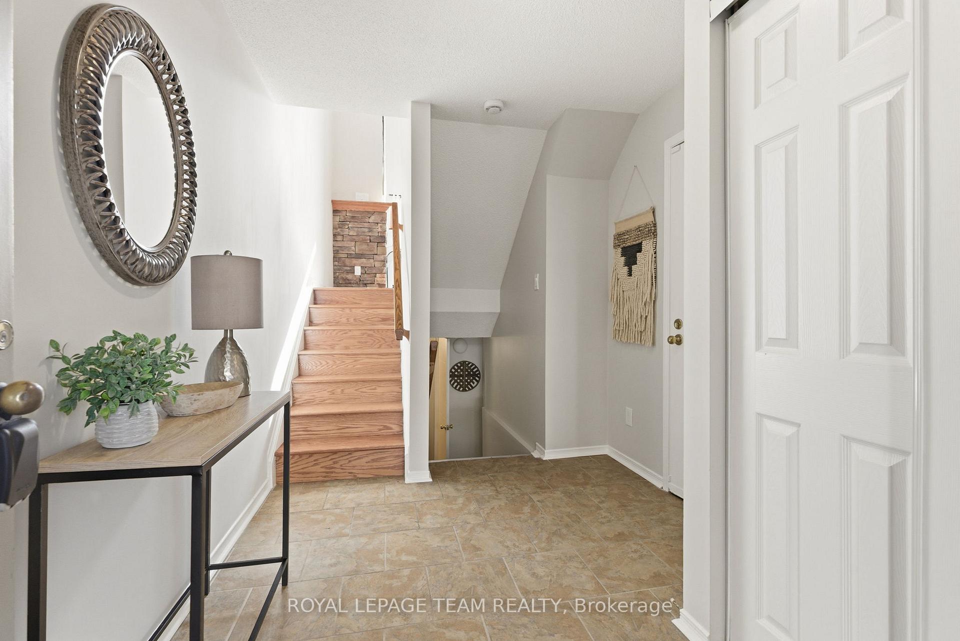 Photo 4 of 1404 Forge Street, Ottawa, Sawmill Creek/Timbermill — HOMEH