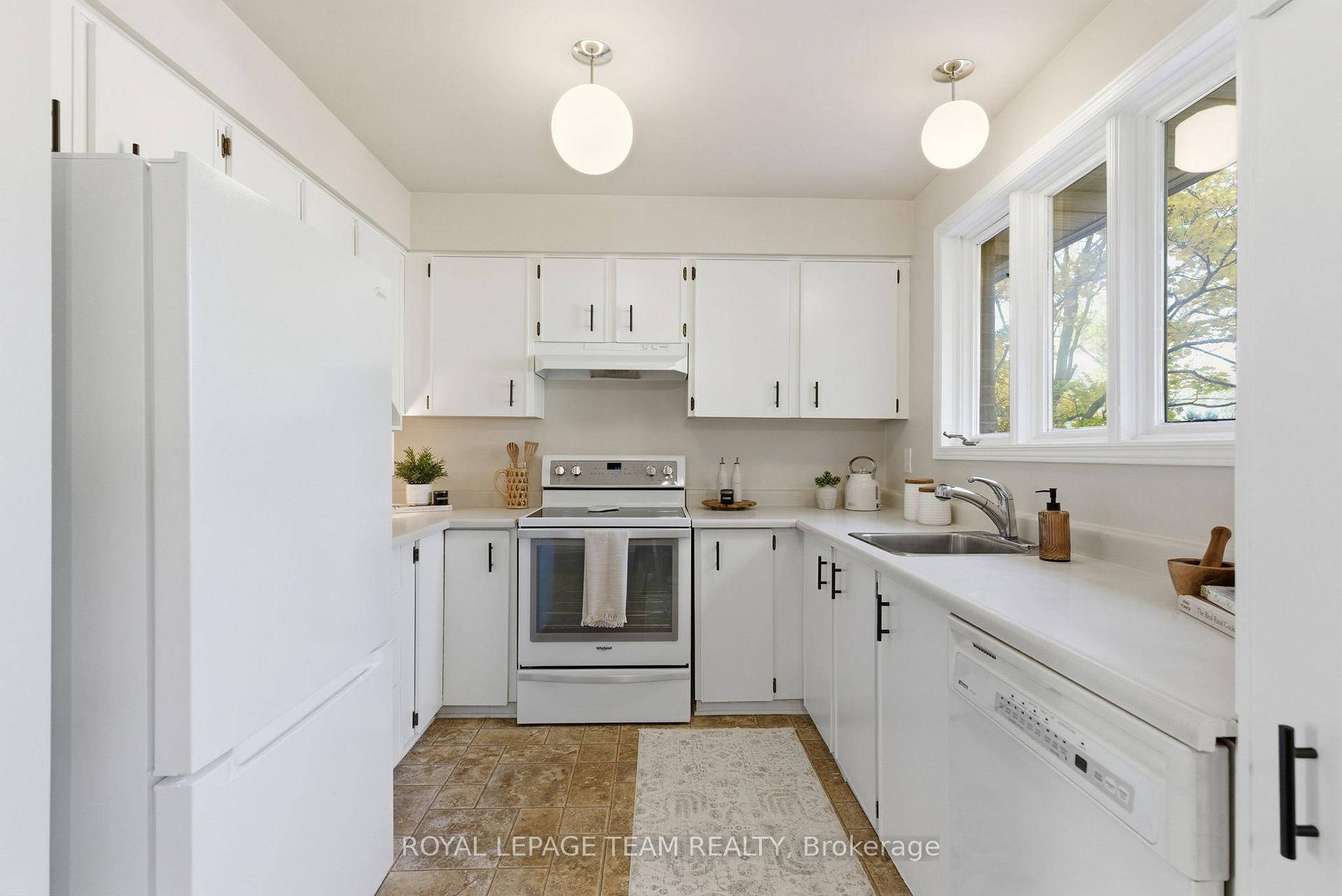 Photo 16 of 1404 Forge Street, Ottawa, Sawmill Creek/Timbermill — HOMEH