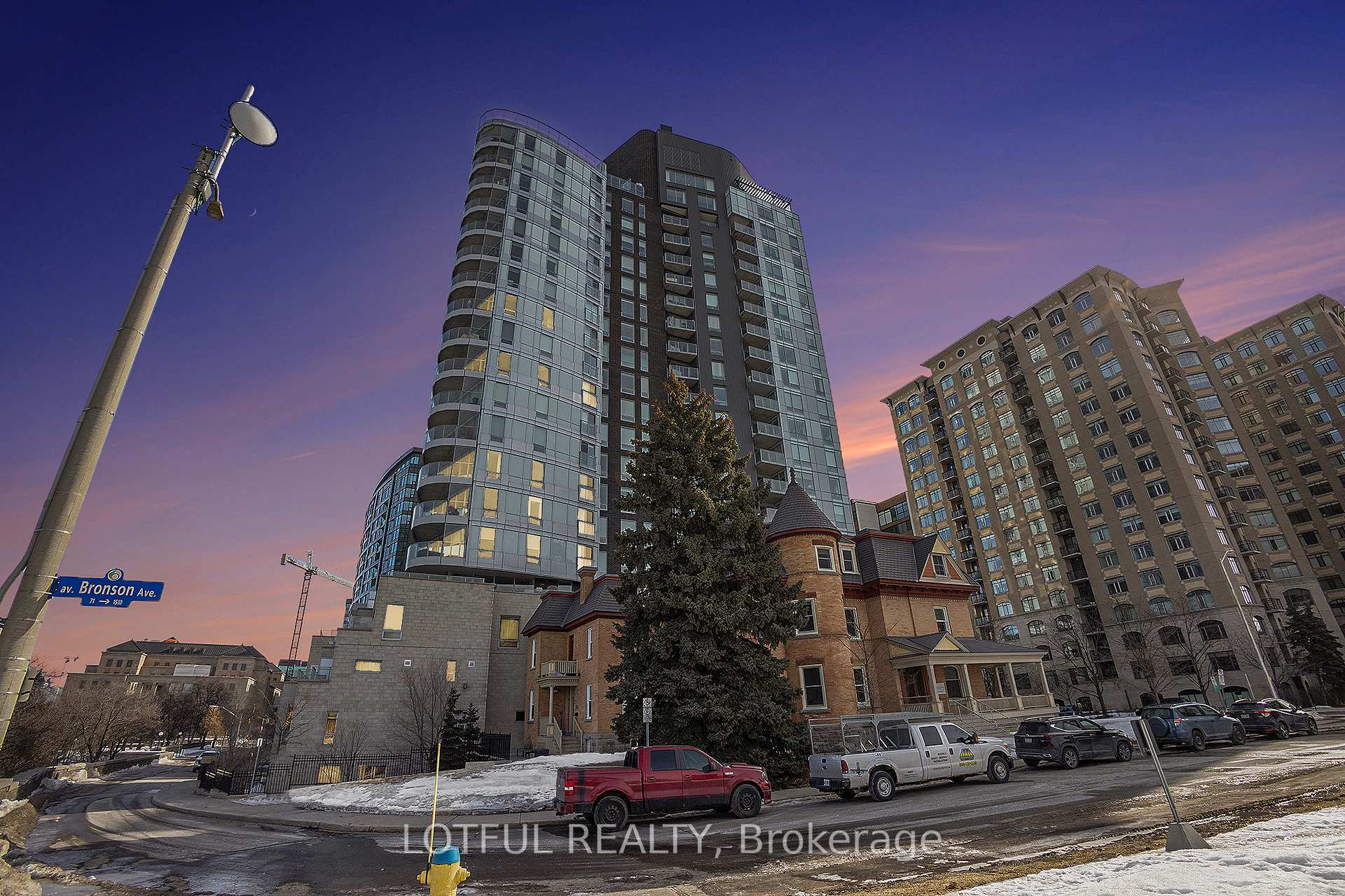 Front of Unit 601, 428 Sparks Street