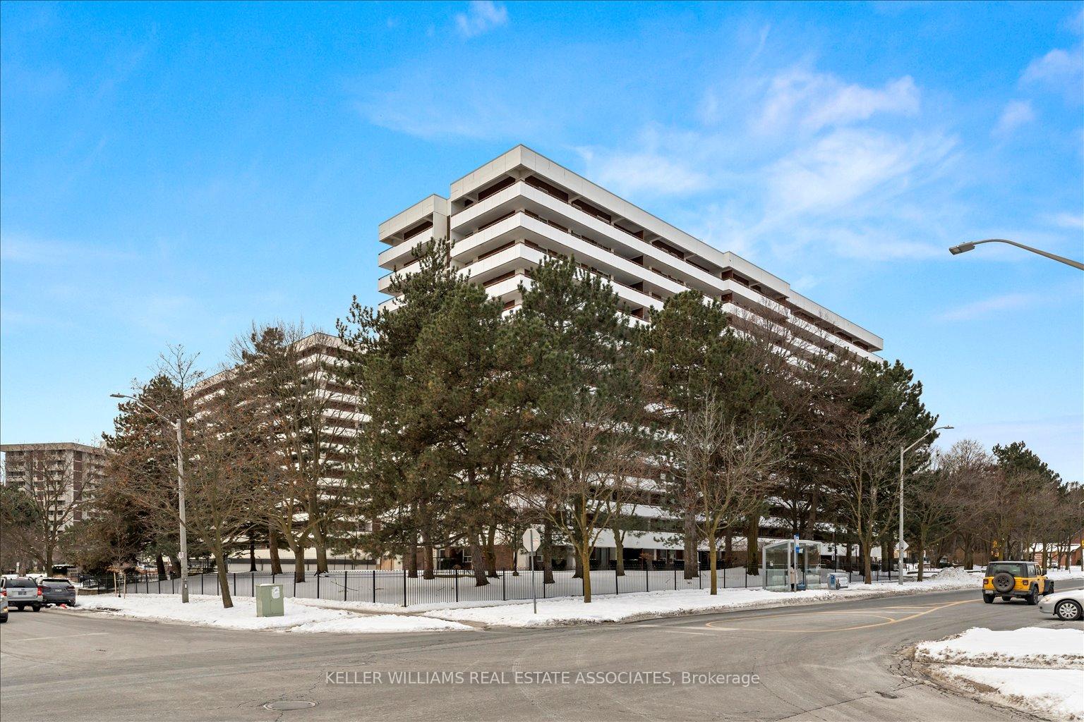 Photo 1 of Unit 302, 1 Royal Orchard Boulevard, Markham, Royal Orchard — HOMEH