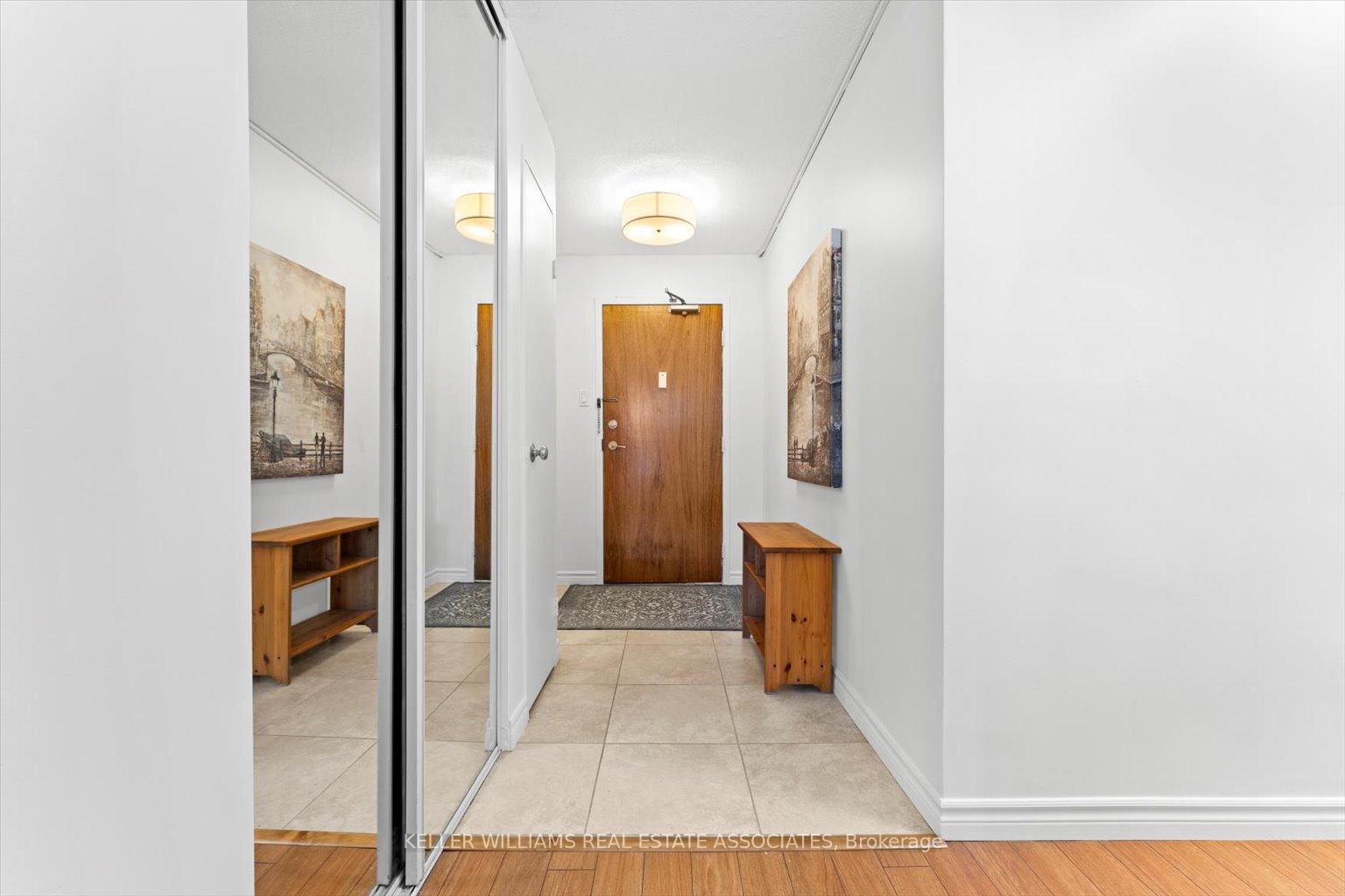 Photo 4 of Unit 302, 1 Royal Orchard Boulevard, Markham, Royal Orchard — HOMEH