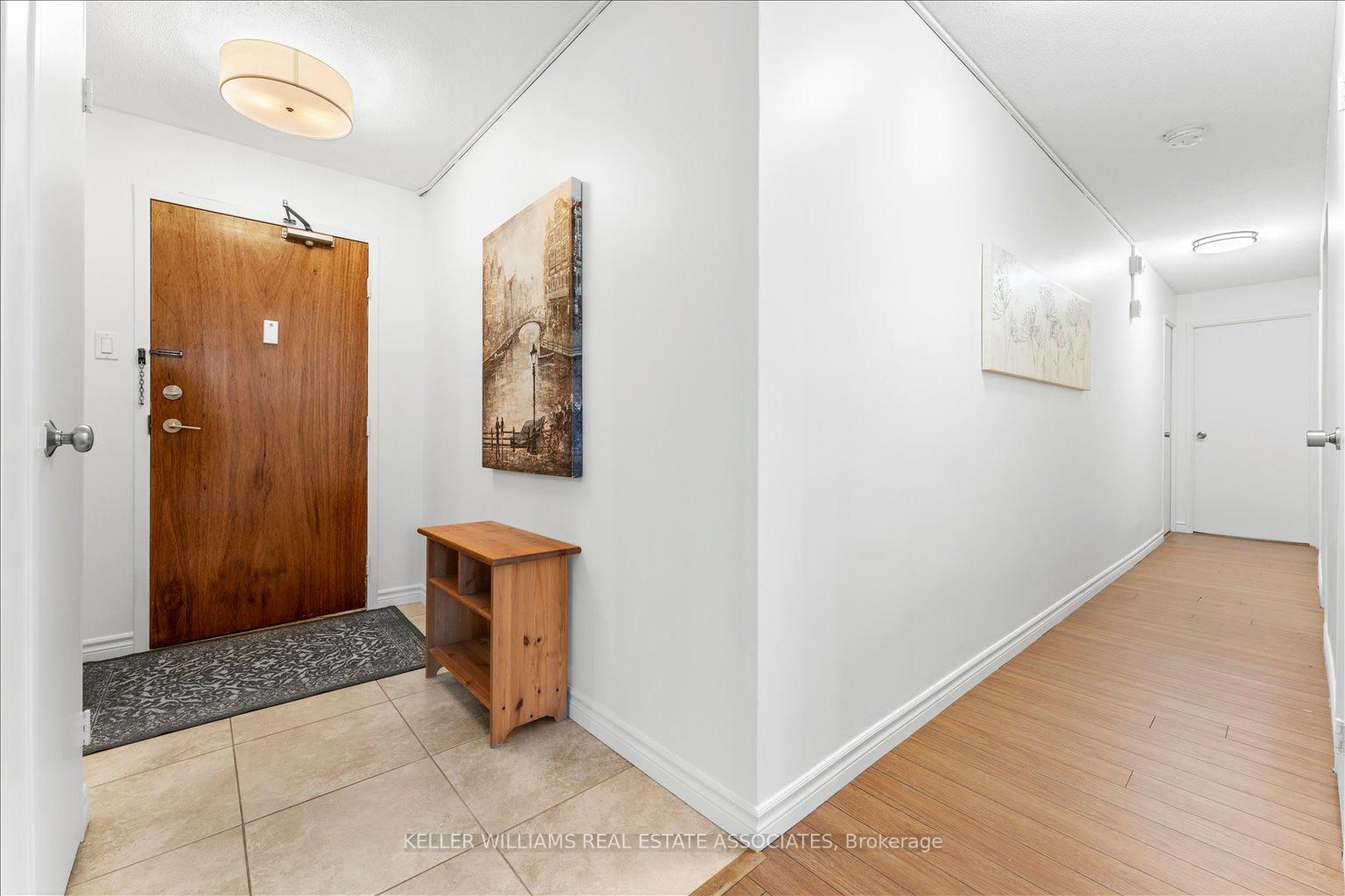 Photo 5 of Unit 302, 1 Royal Orchard Boulevard, Markham, Royal Orchard — HOMEH