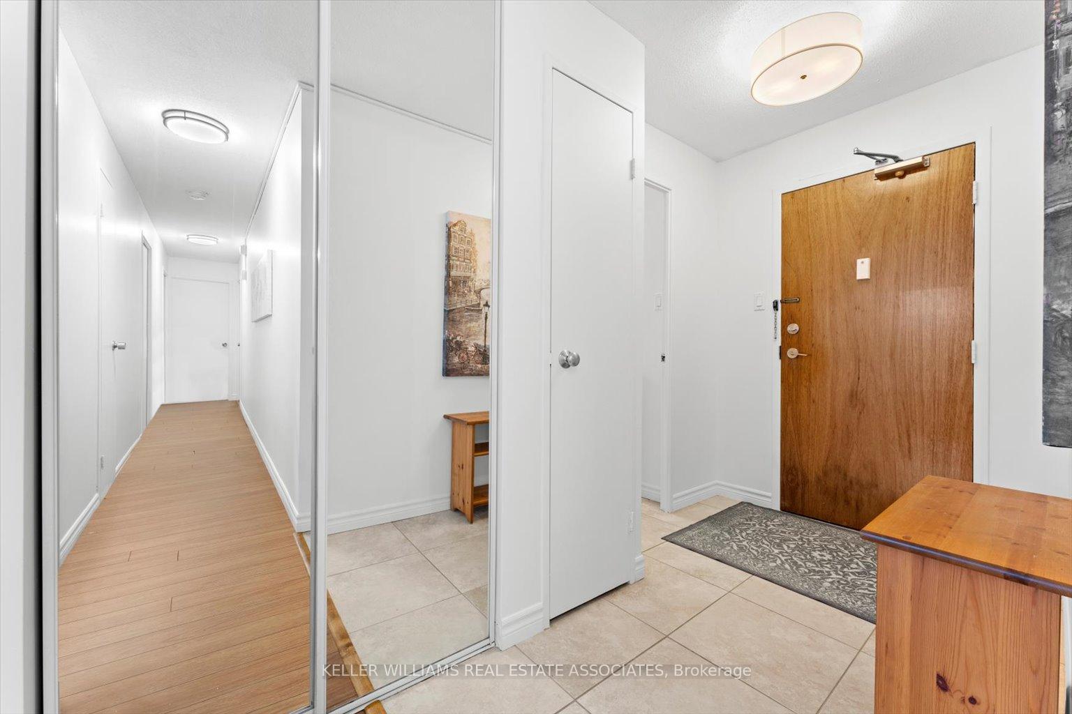 Photo 6 of Unit 302, 1 Royal Orchard Boulevard, Markham, Royal Orchard — HOMEH