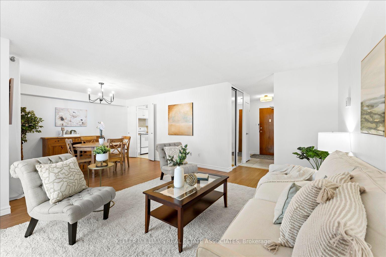 Photo 8 of Unit 302, 1 Royal Orchard Boulevard, Markham, Royal Orchard — HOMEH