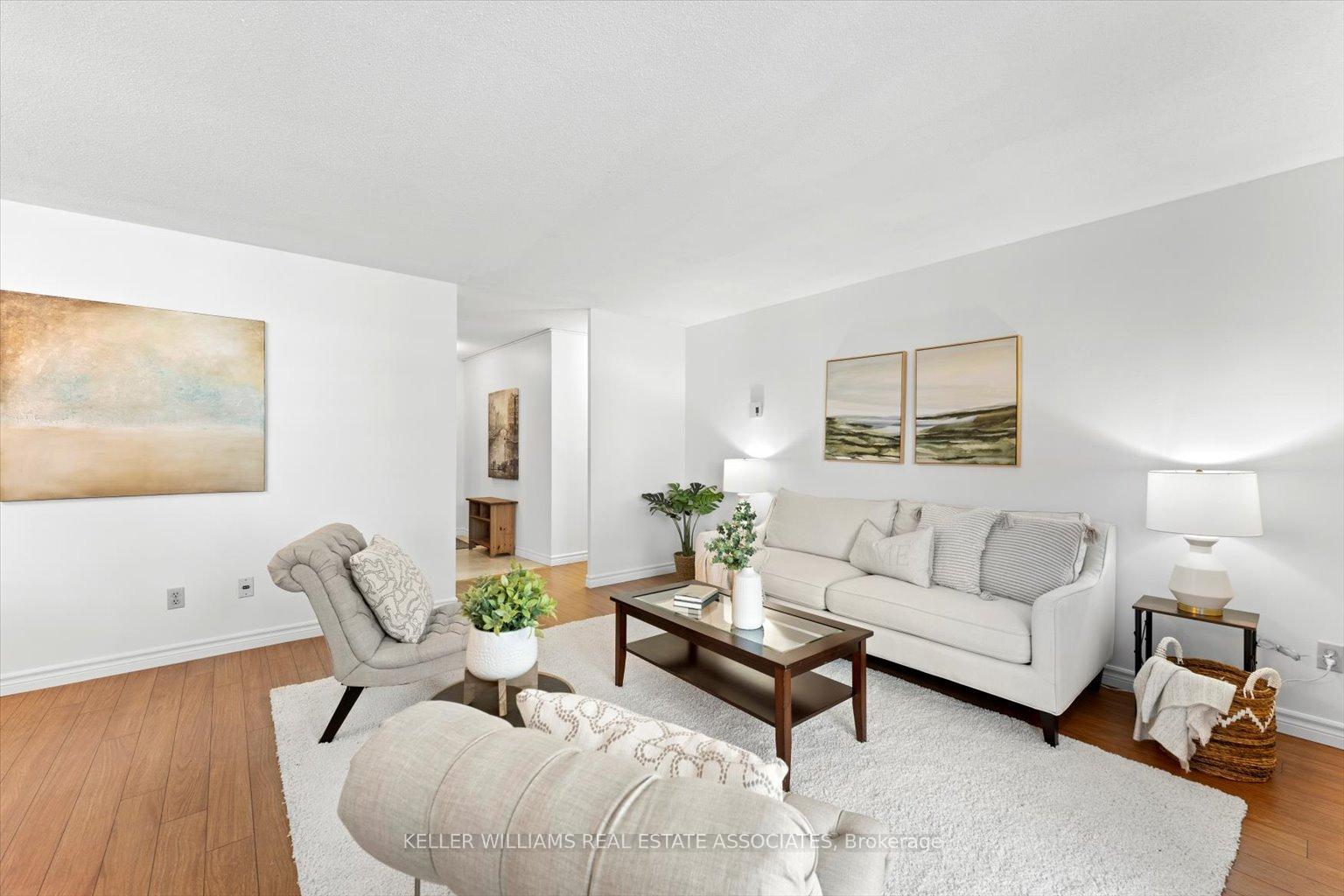 Photo 9 of Unit 302, 1 Royal Orchard Boulevard, Markham, Royal Orchard — HOMEH