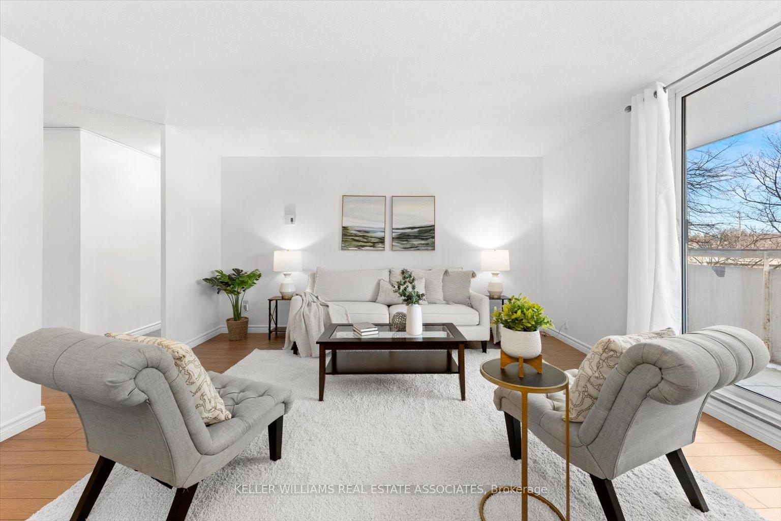 Photo 11 of Unit 302, 1 Royal Orchard Boulevard, Markham, Royal Orchard — HOMEH