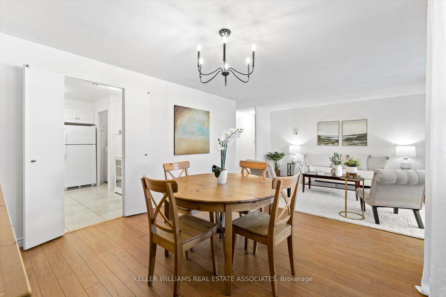 Photo 14 of Unit 302, 1 Royal Orchard Boulevard, Markham, Royal Orchard — HOMEH
